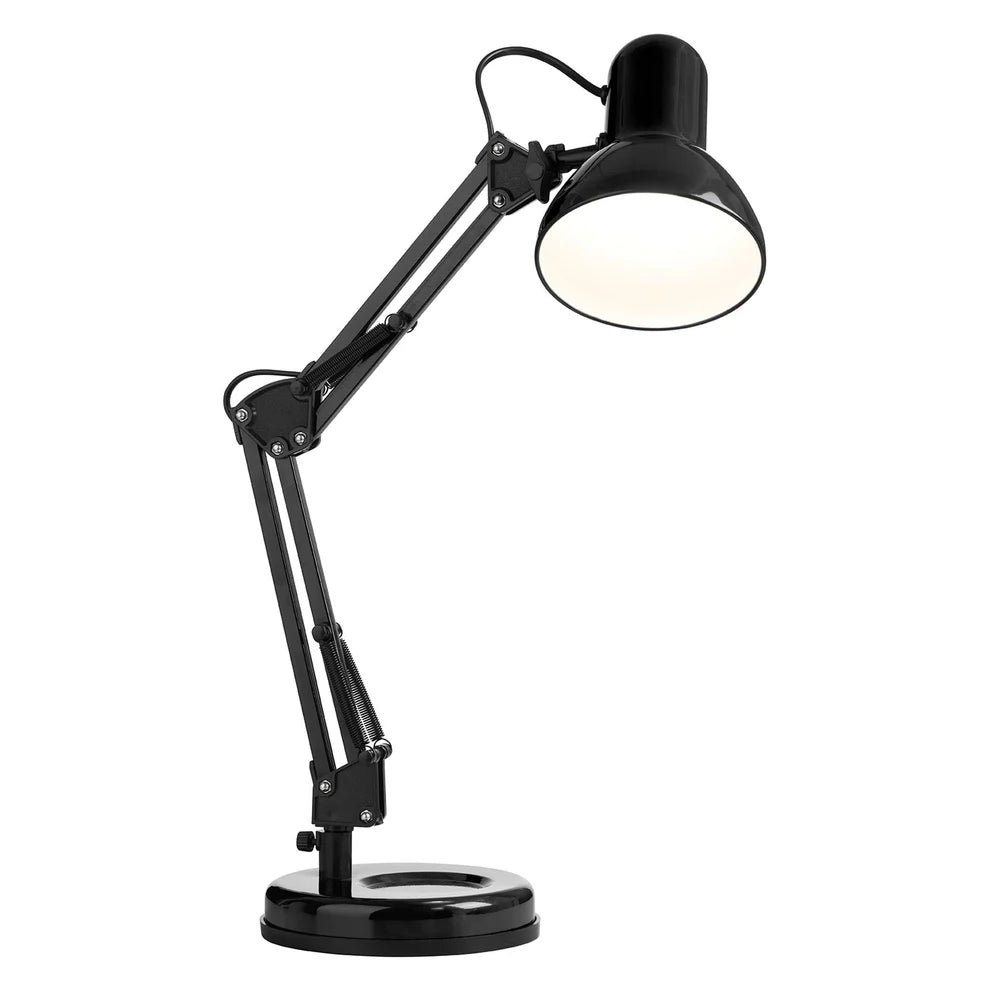 Den unikke designet Alba Arkitektlampe i Sort placeret foran en hvid væg