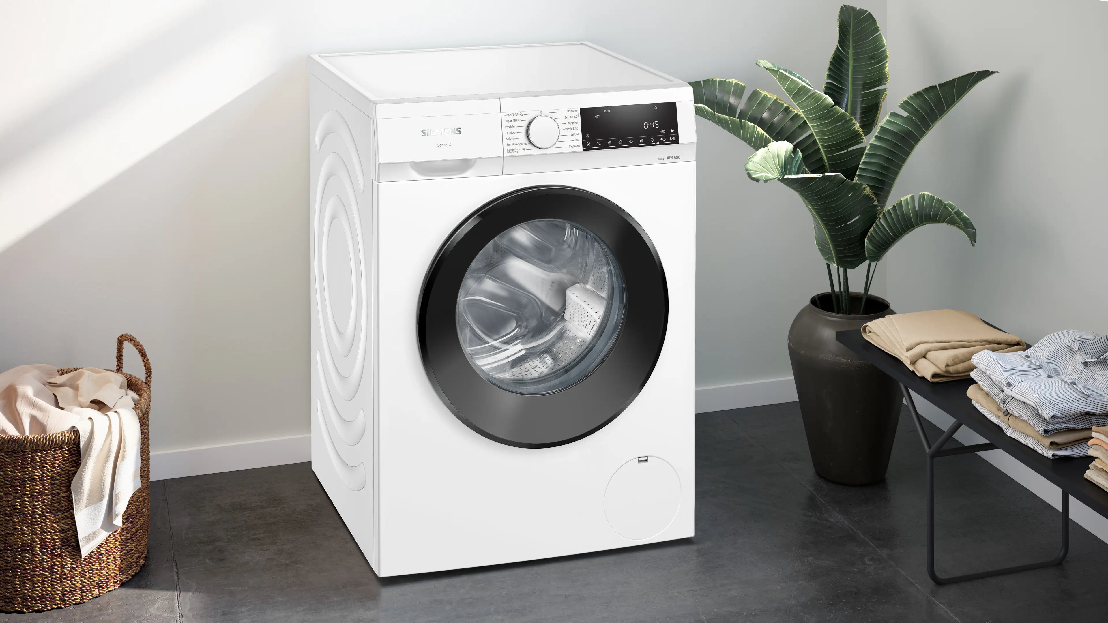 Siemens WG54G2ZODN iQ500 vaskemaskine med 10 kg placeret i vaskerummet