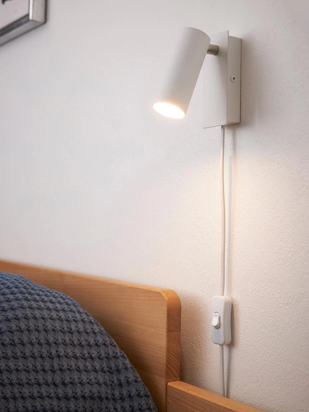 Ego Væglampe Hvid m. USB - Nielsen Light