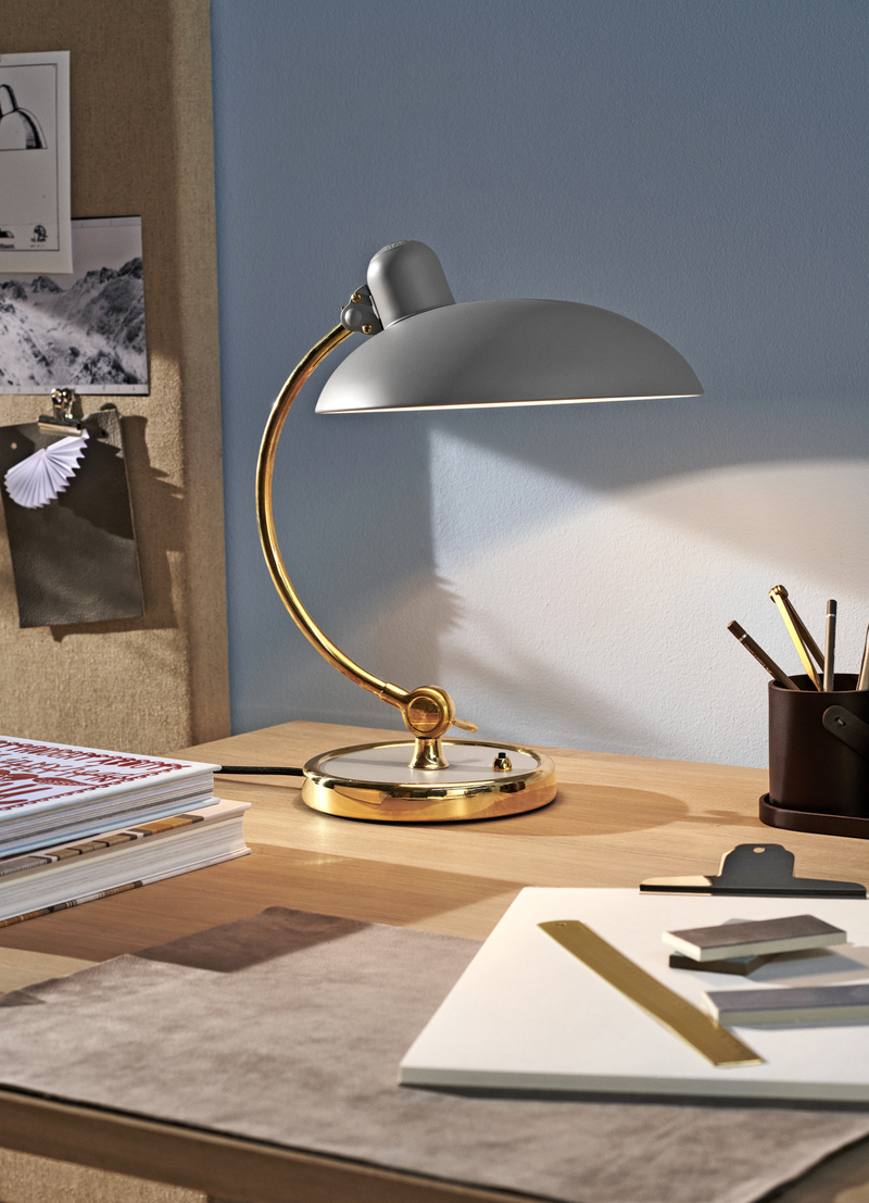 KAISER IDELL™ 6631-T Luxus Bordlampe, Blød Grå & Messing