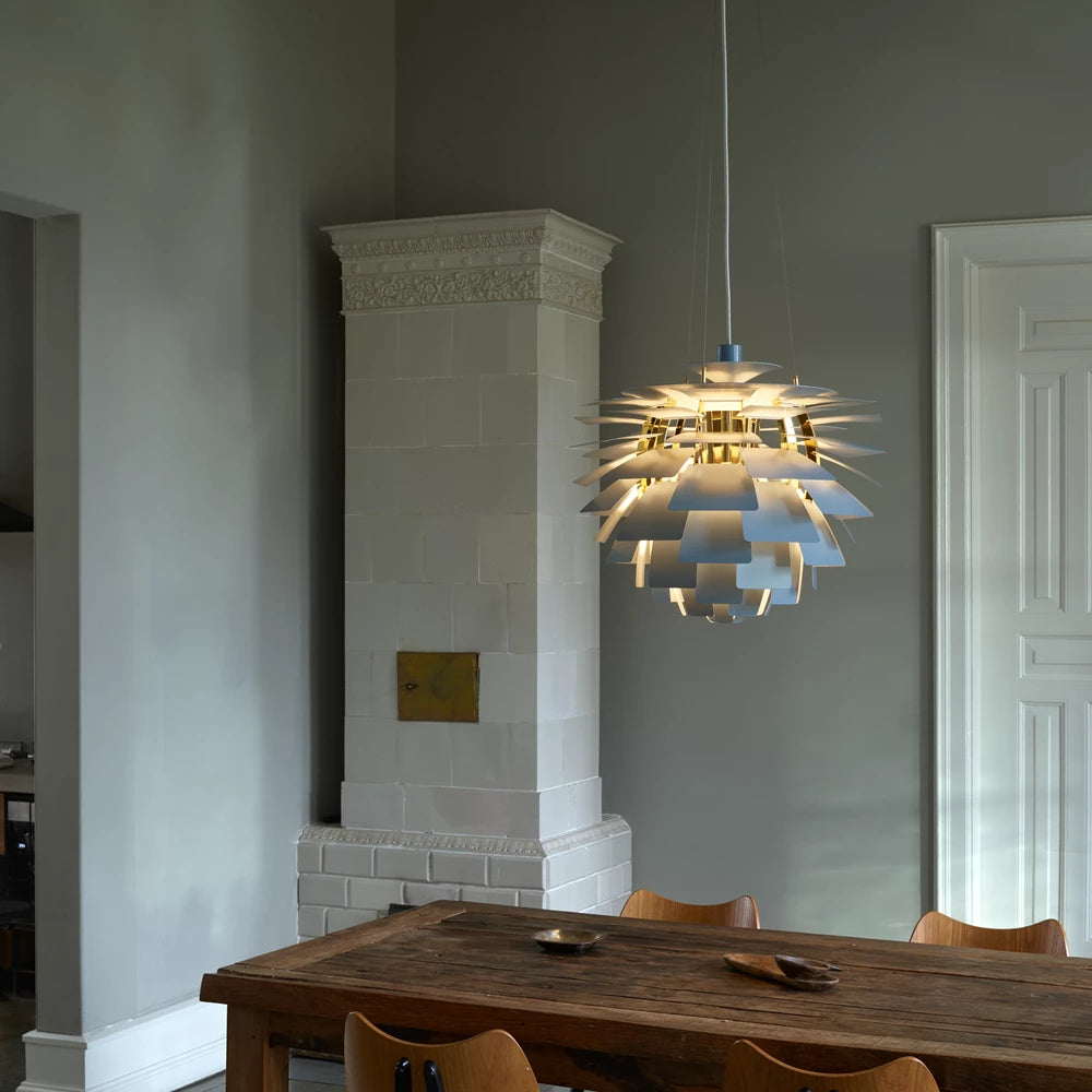 PH Artichoke Ø 600 Pendel Dusty Blue/Metallised Brass over spisebordet