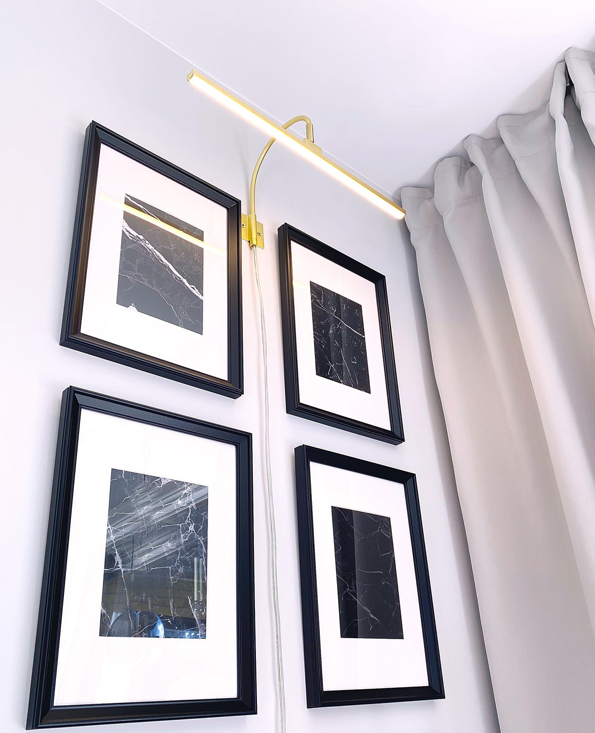 Aneta Miro Guld Billedbelysning med billeder under