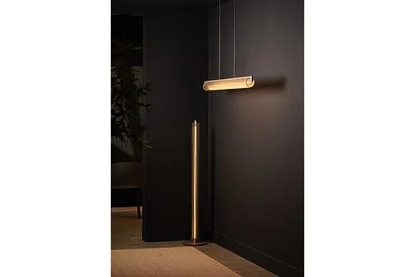 Antidark Lirra Dark Coffee LED gulvlampe i hjørne