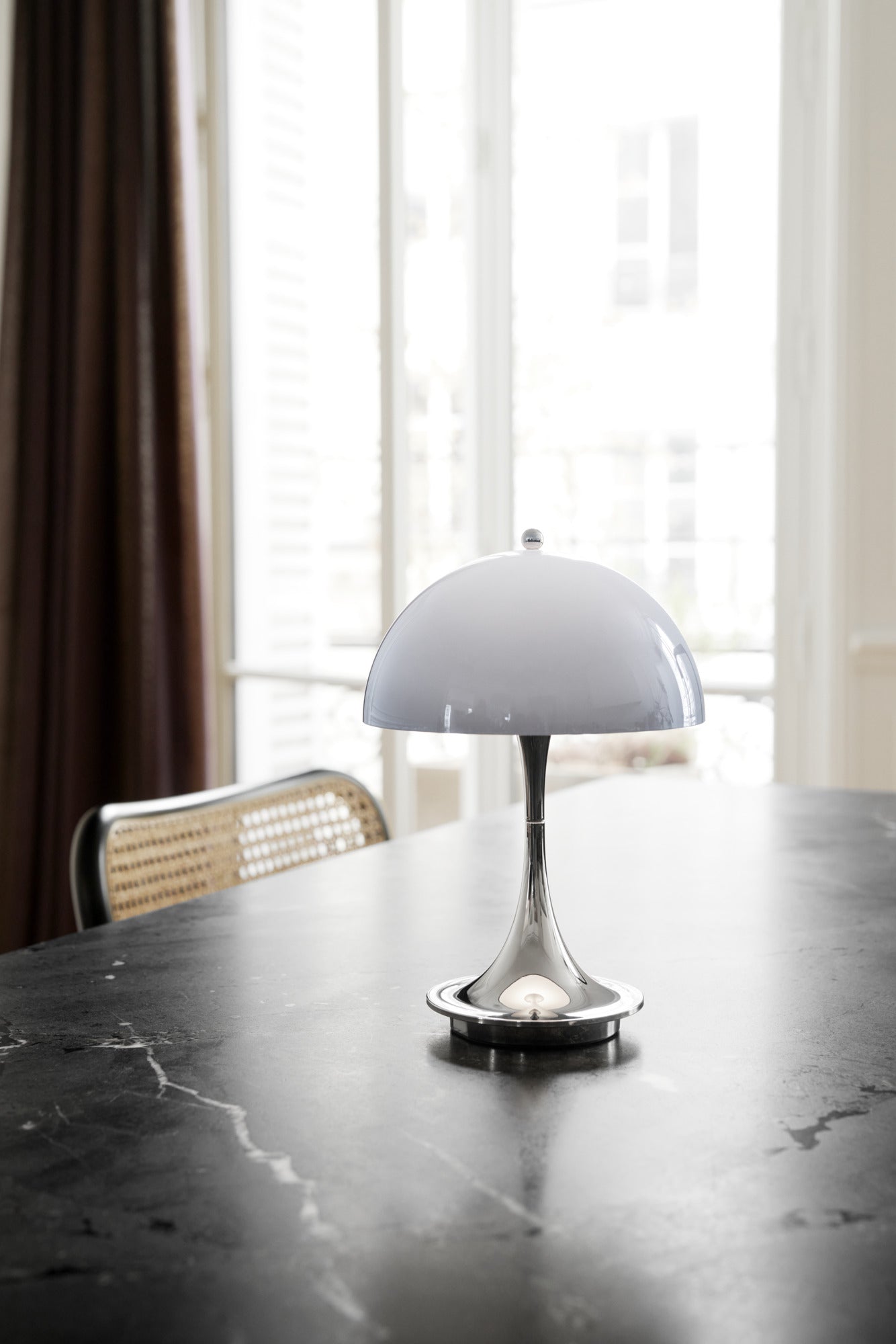 Panthella Bord 160 Portable Grå opal akryl V2