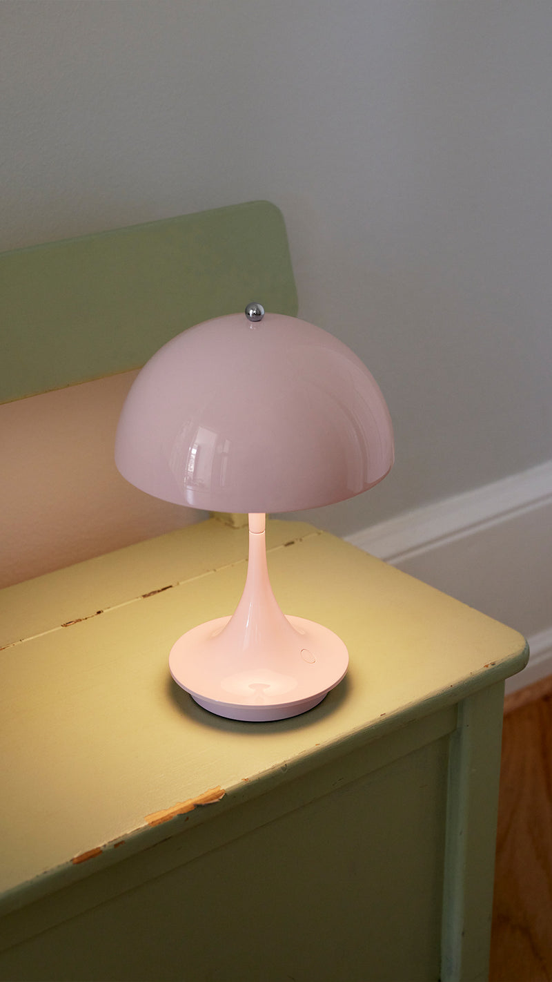 Louis Poulsen Panthella portable V2 table lamp palerose - 5744162924