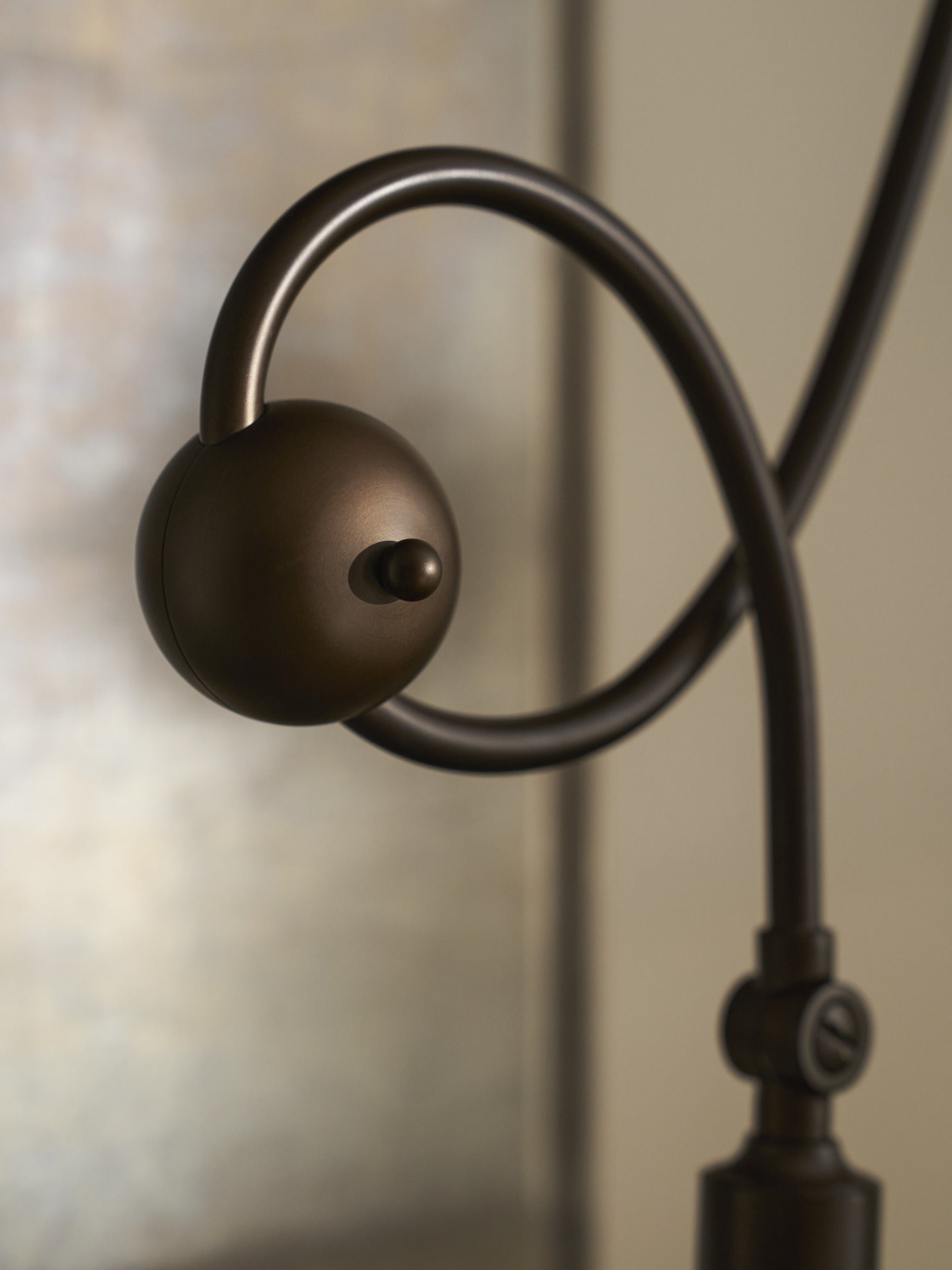 PH 1/1 Piano Dusty Terracotta bordlampe afbryderknap på lampen