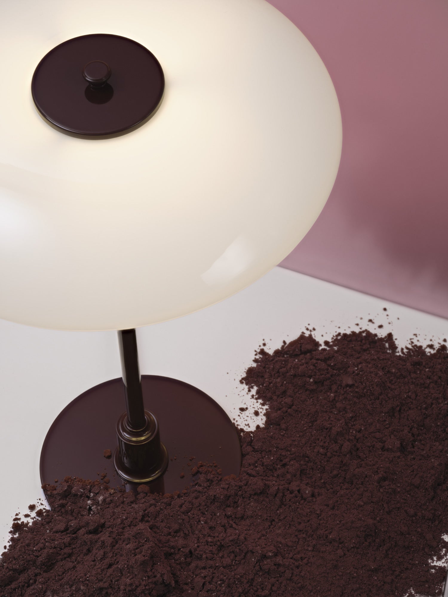 PH 3/2 Glossy Burgundy bordlampe set oppefra