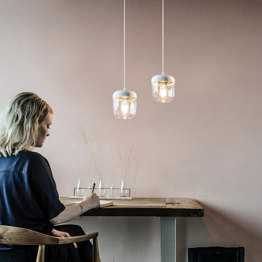 UMAGE Acorn Ø14 Hvid & Poleret Messing - Lampeskærm