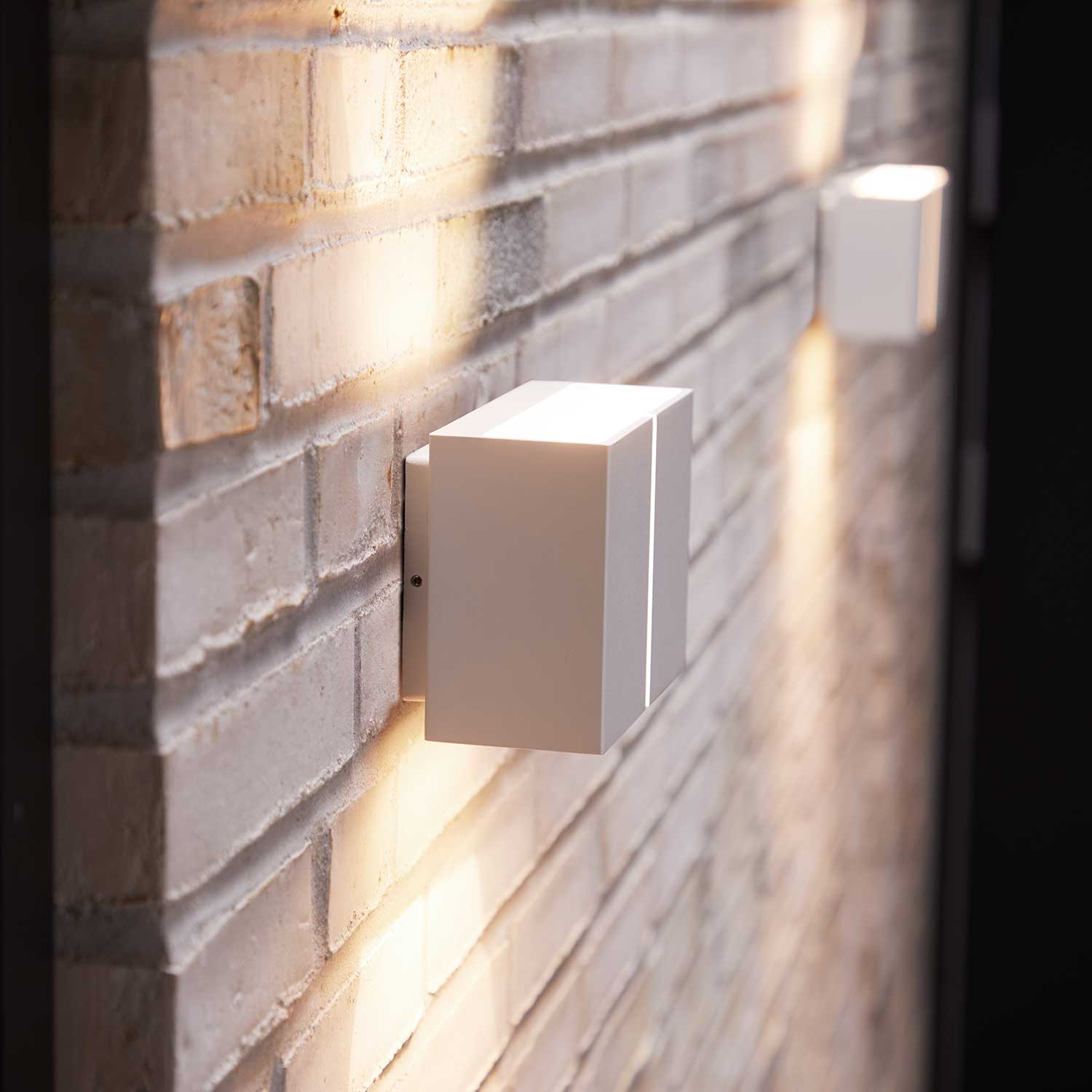 LOOM Design Ask White 11w LED - Væglampe