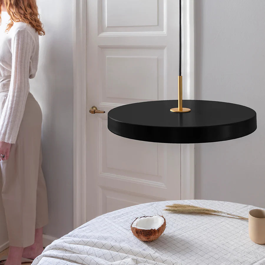 Asteria Medium Ø43 Pendel Sort