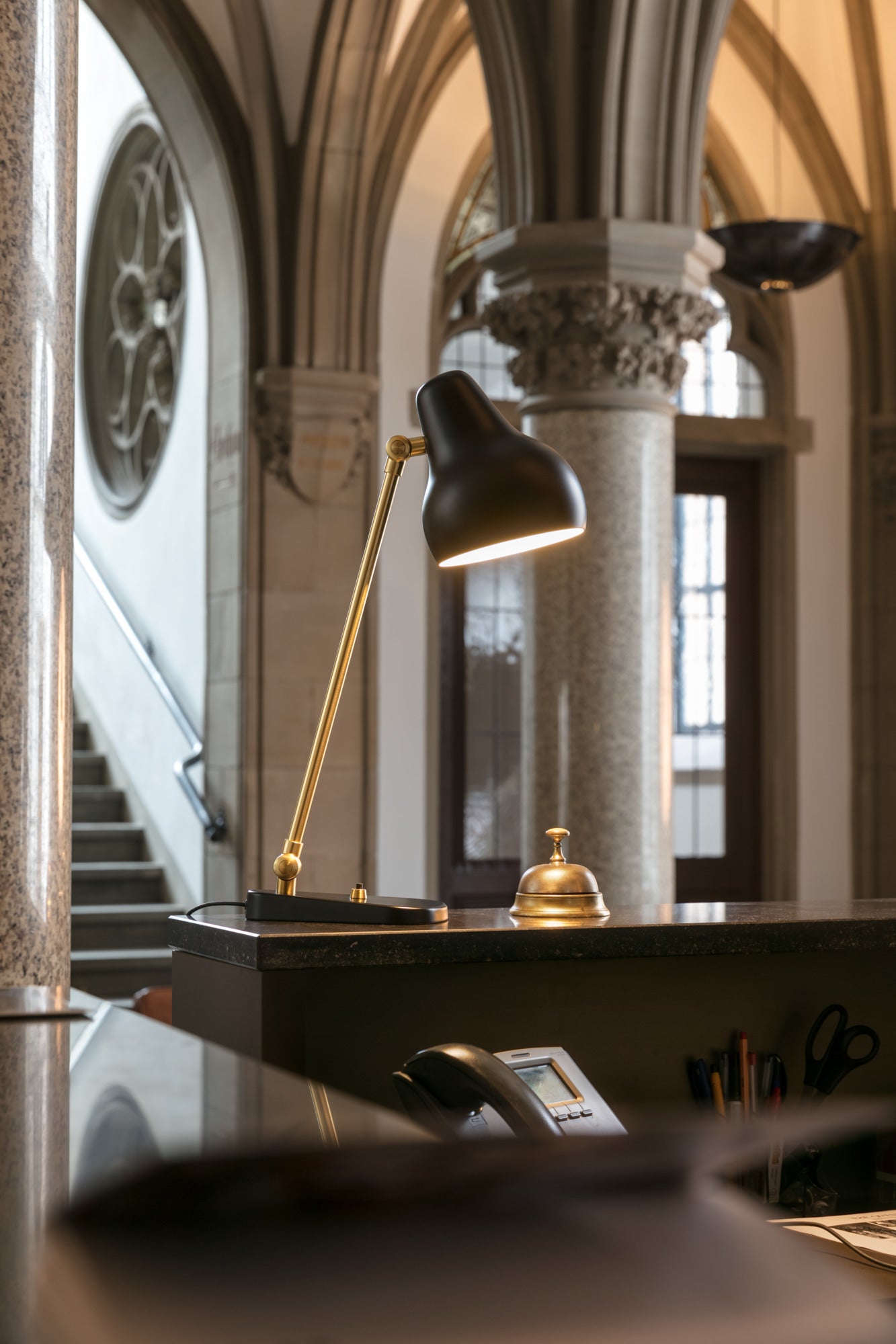 Louis Poulsen lampen vl 38 i en reception