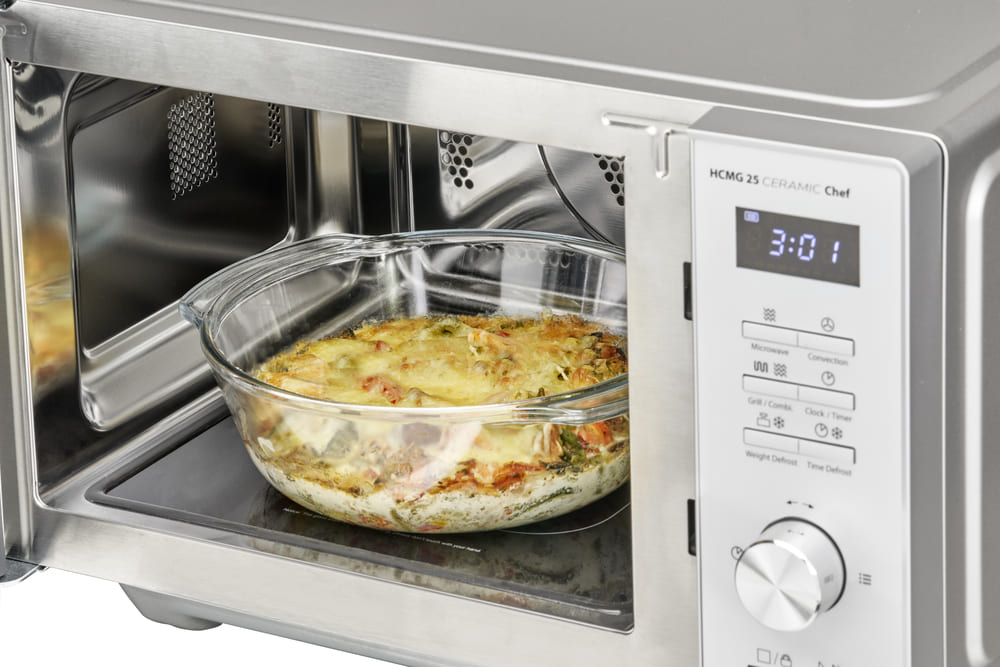 Du kan endda gratinere sprøde skorper med Caso CS3355 HCMG 25 Ceramic Chef