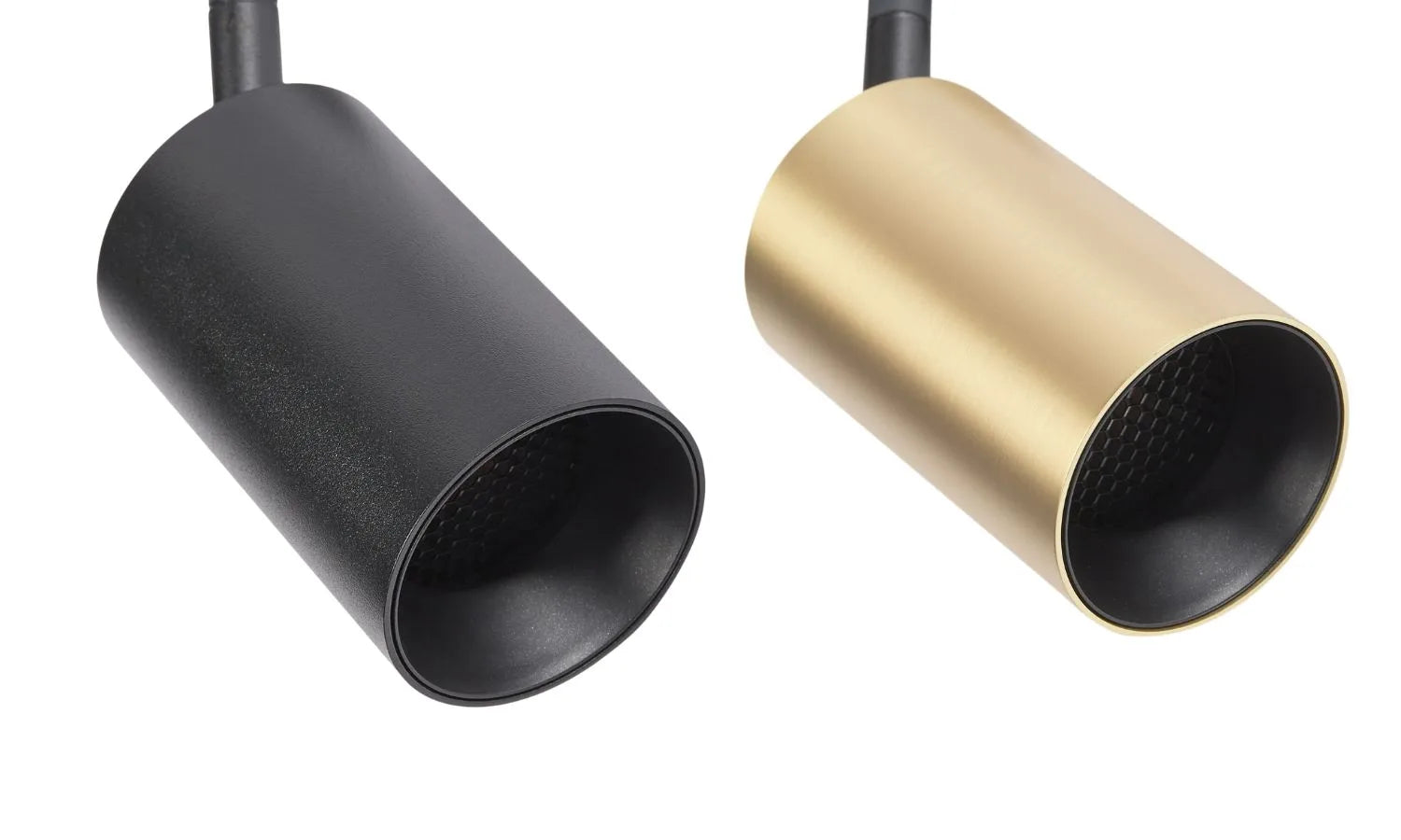 Den æstetiske Cylinder i Messing hængt op for at se det unikke design