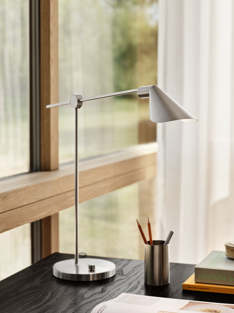 MS021 Stål Bordlampe