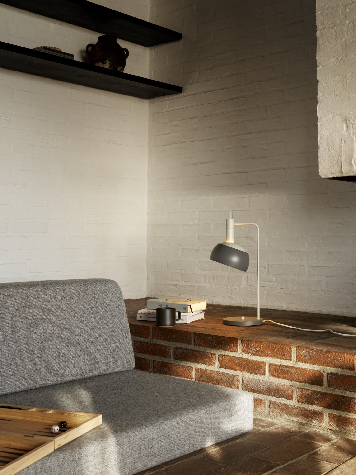 FJ Elements grå bordlampe