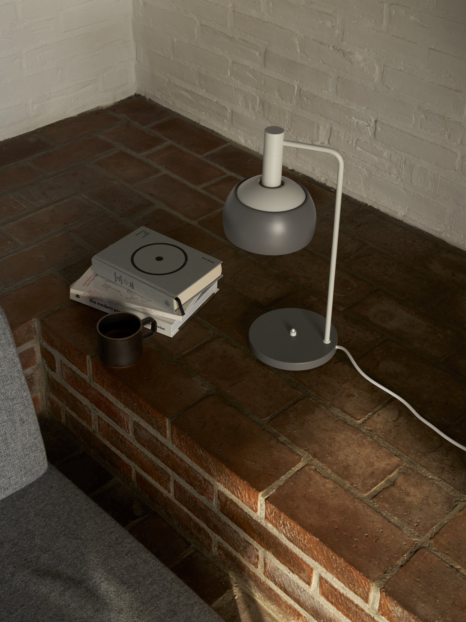 FJ Elements grå bordlampe