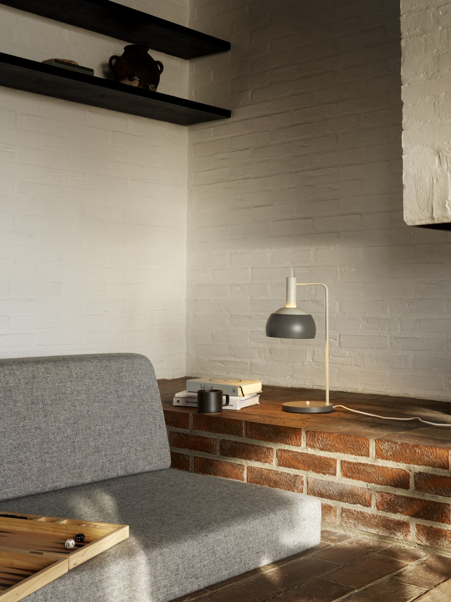 FJ Elements grå bordlampe