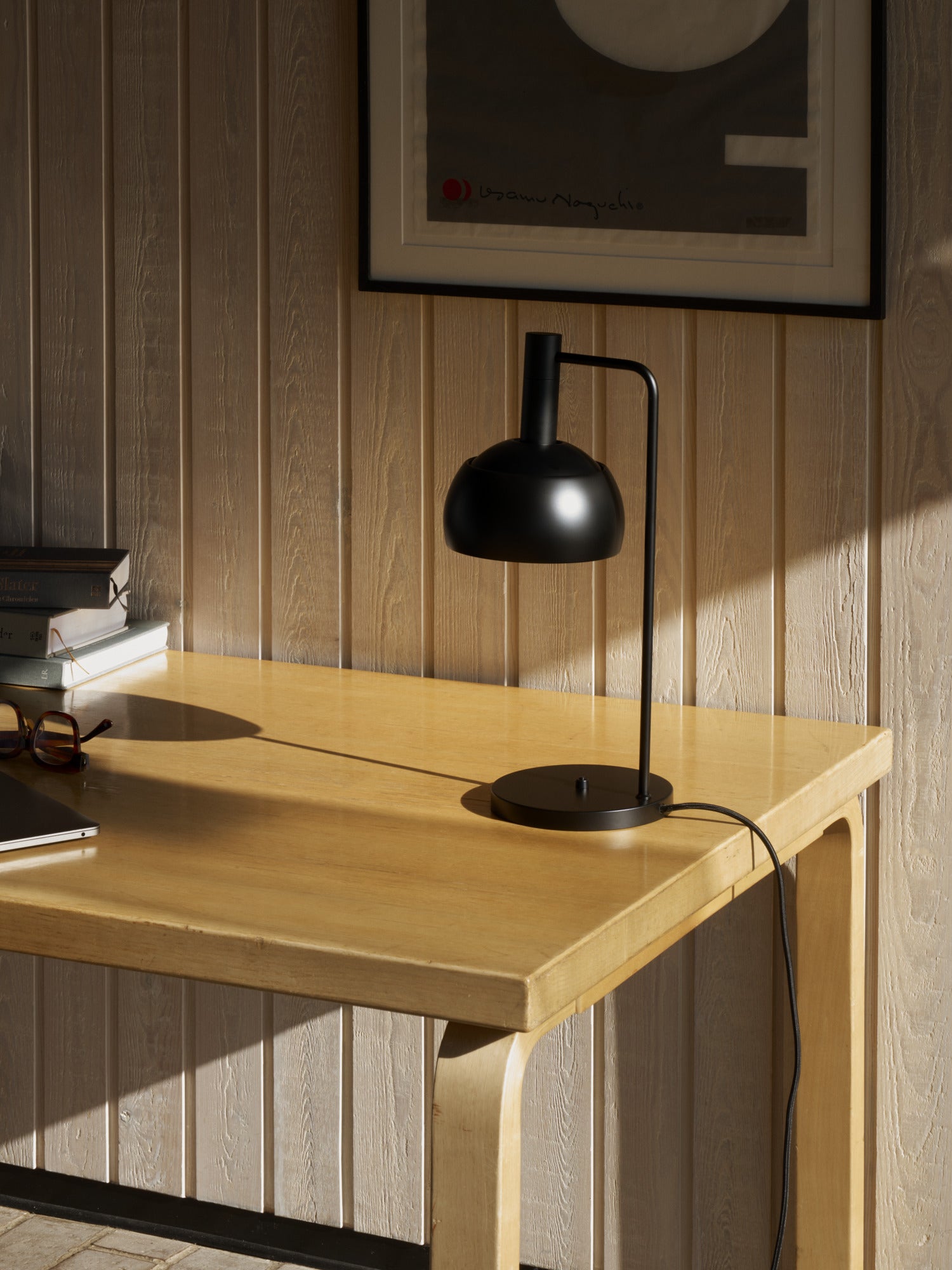 FJ Elements sort bordlampe