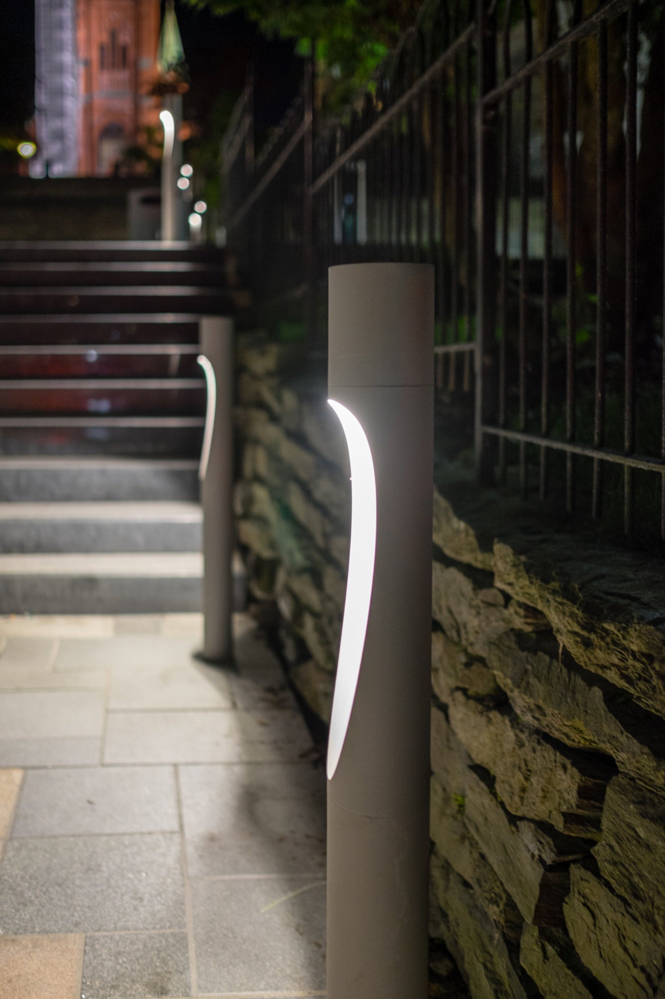 Flindt Pullert 1100mm LED 3000K 15W med fodplade Alu