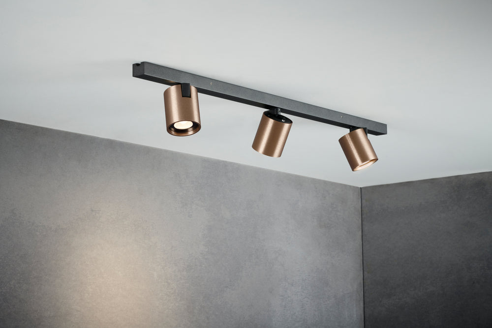 Den æstetiske Focus L900 Switch Tune 2700/3000K i Rose Gold med dens nemme betjening af spothoveder for lysfordeling til behov