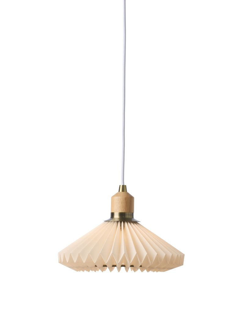Paris Ø24 Pendel – Sand med dens elegante design og behagelige belysning