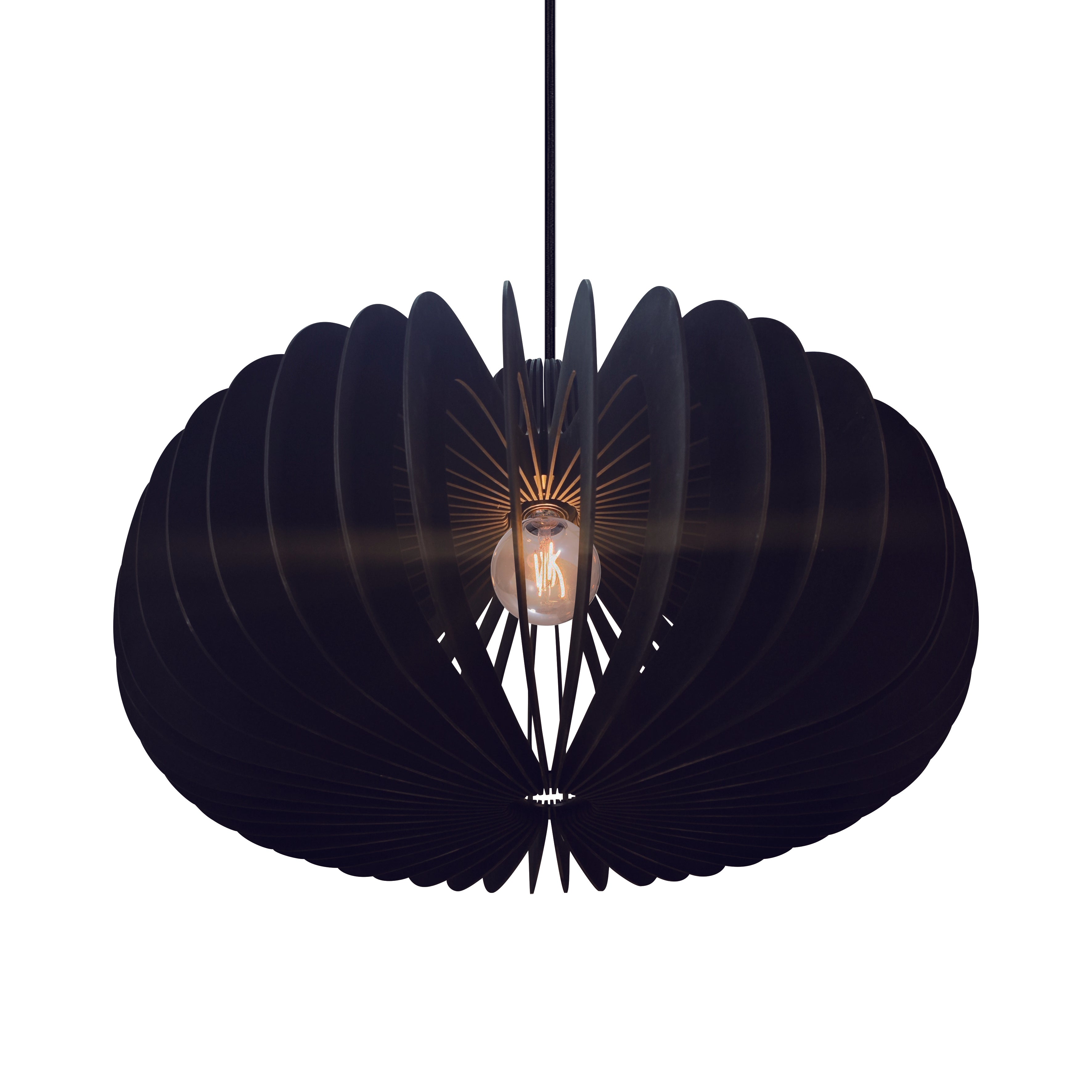 Nedefra vinkel på Nordlux Hazo 65 Pendant Lamp i Sort