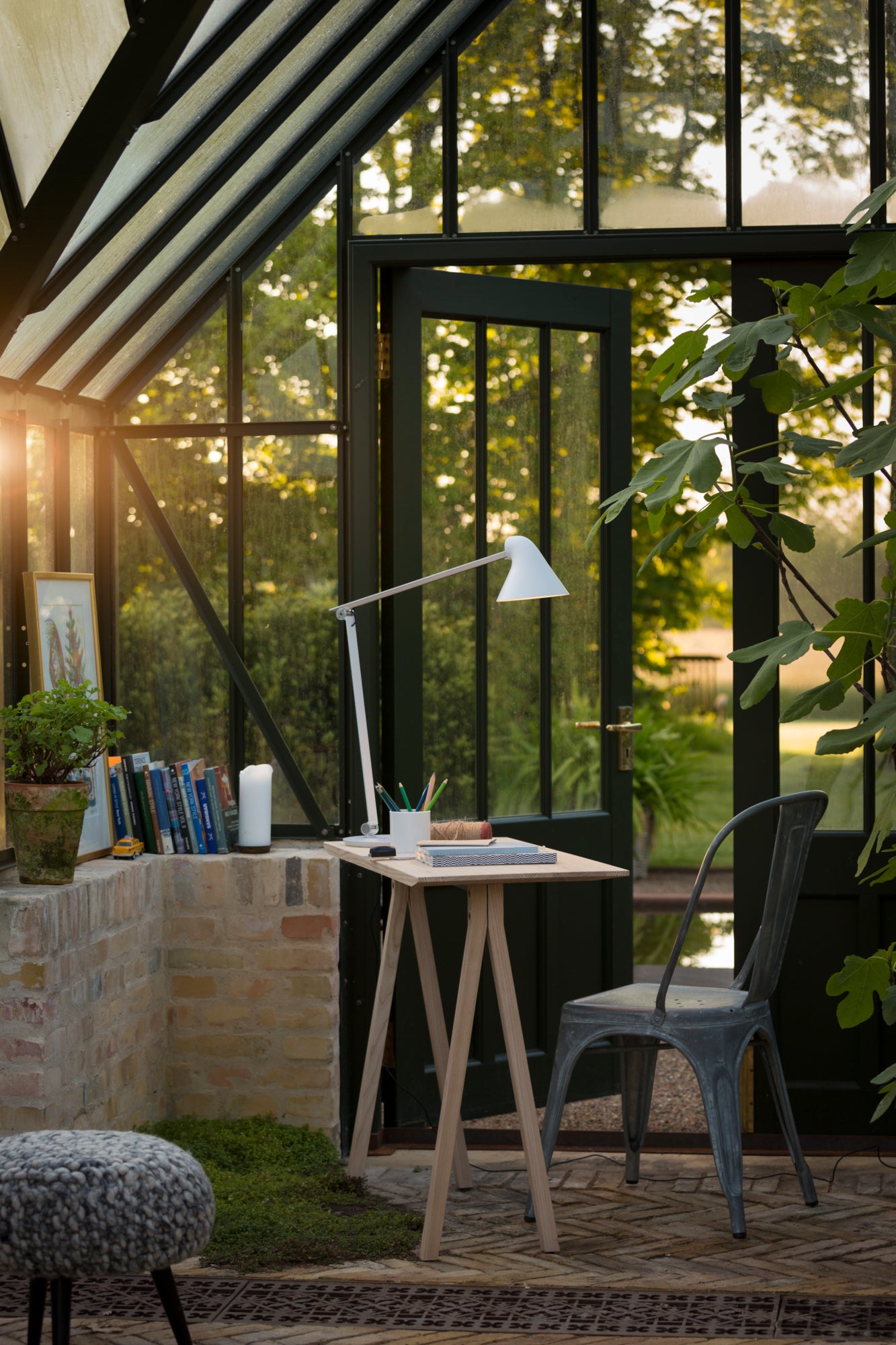NJP Bordlampe LED 2700K Hvid
