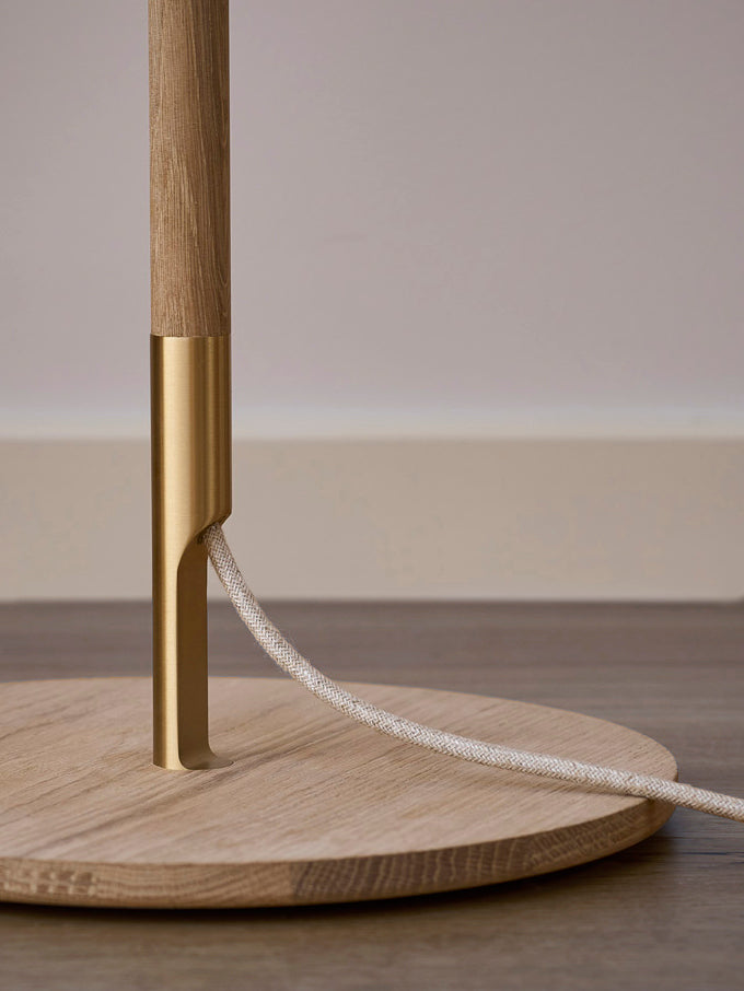 LE KLINT 328 LK 80 Bordlampe lys eg/messing detaljer