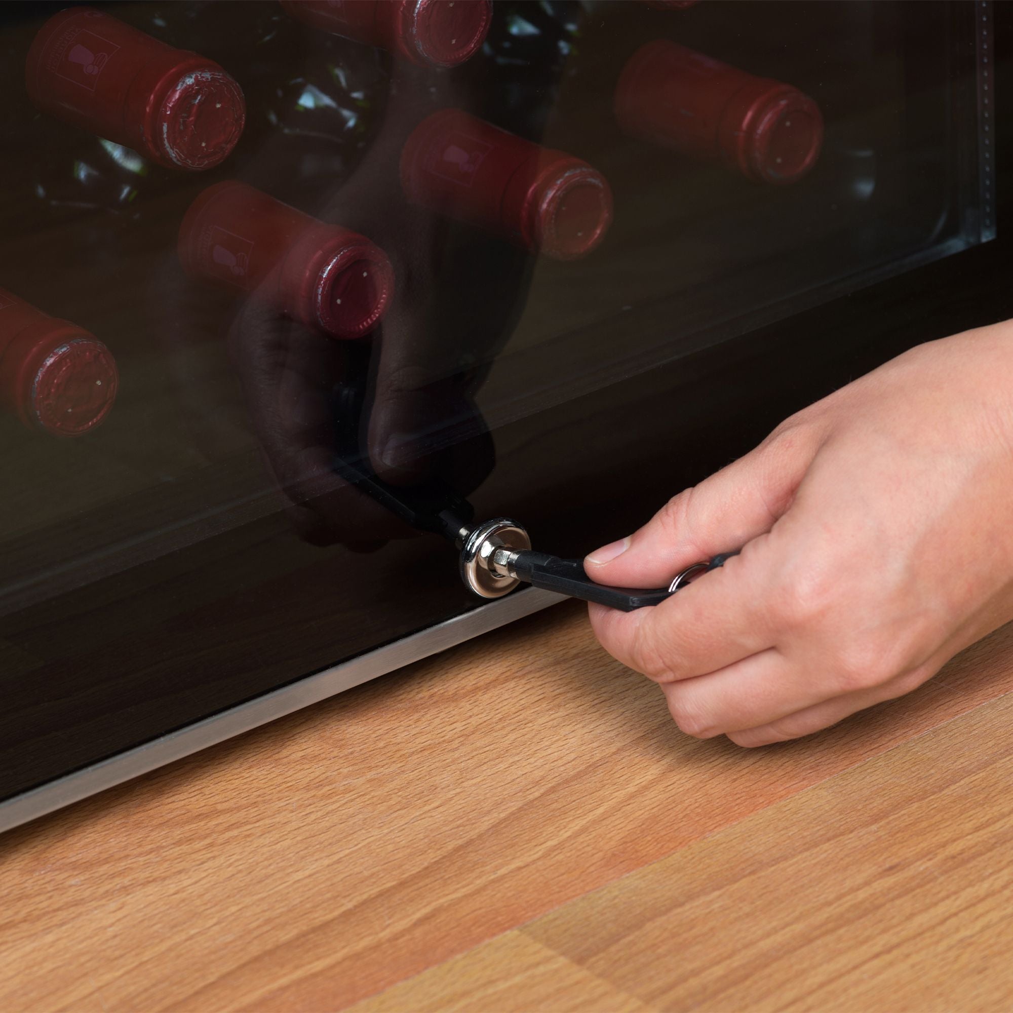 Temptech La Sommelière ECS81.2Z vinkøleskab låsemekanisme