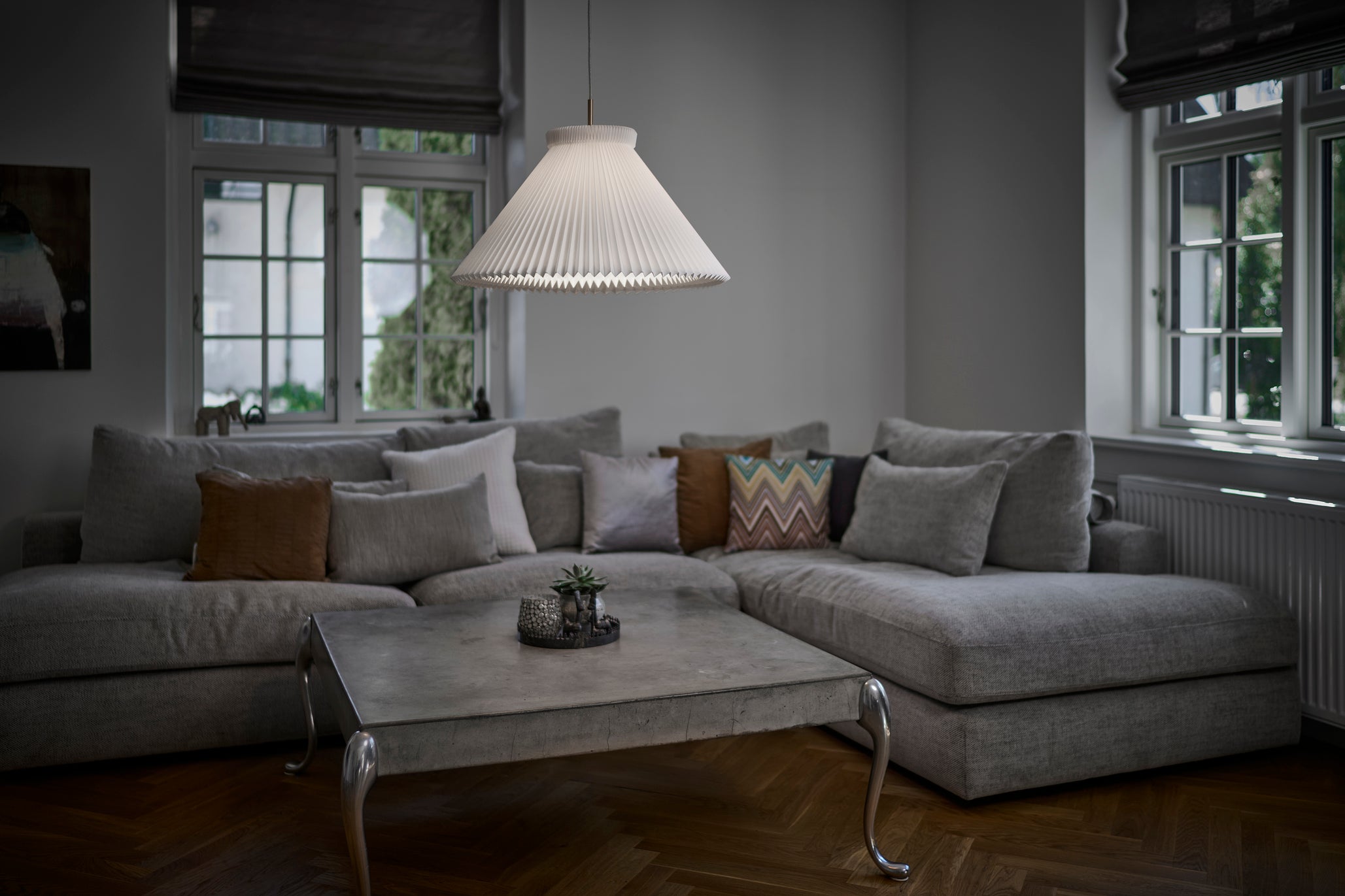 Kom stuehyggen i hu med LE KLINT Model 1 Pendel 1-30 Hvid Messing m. Plastskærm