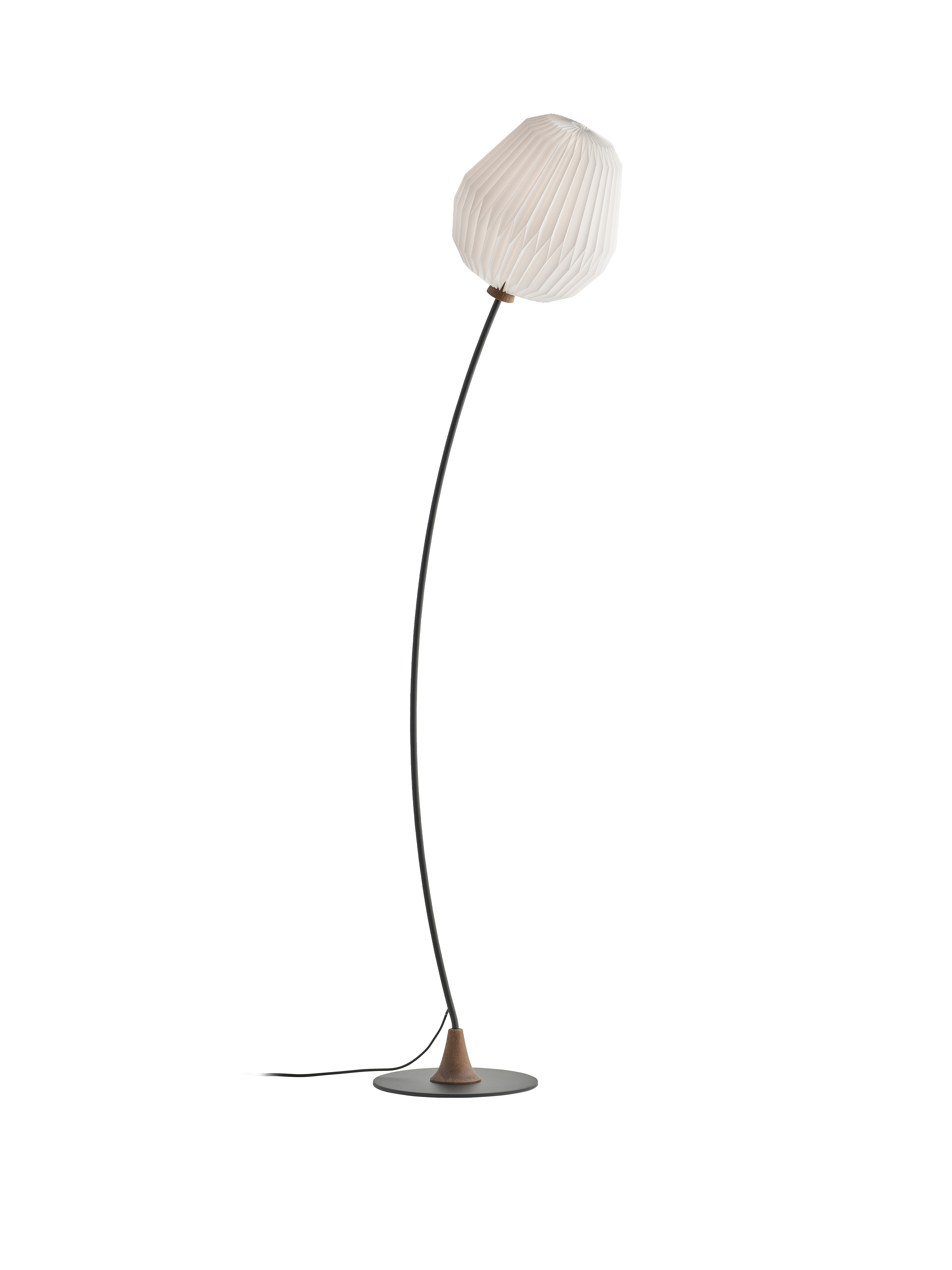 LE KLINT 330 Bouquet Gulvlampe Smoked Oak Black tændt