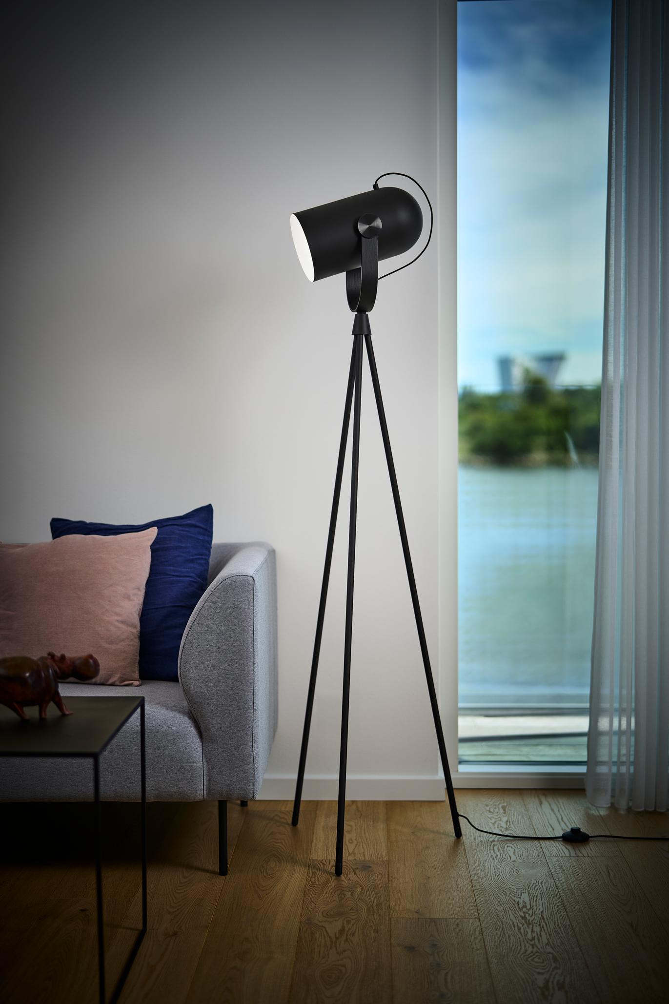 Le Klints 362 gulvlampe i stuen