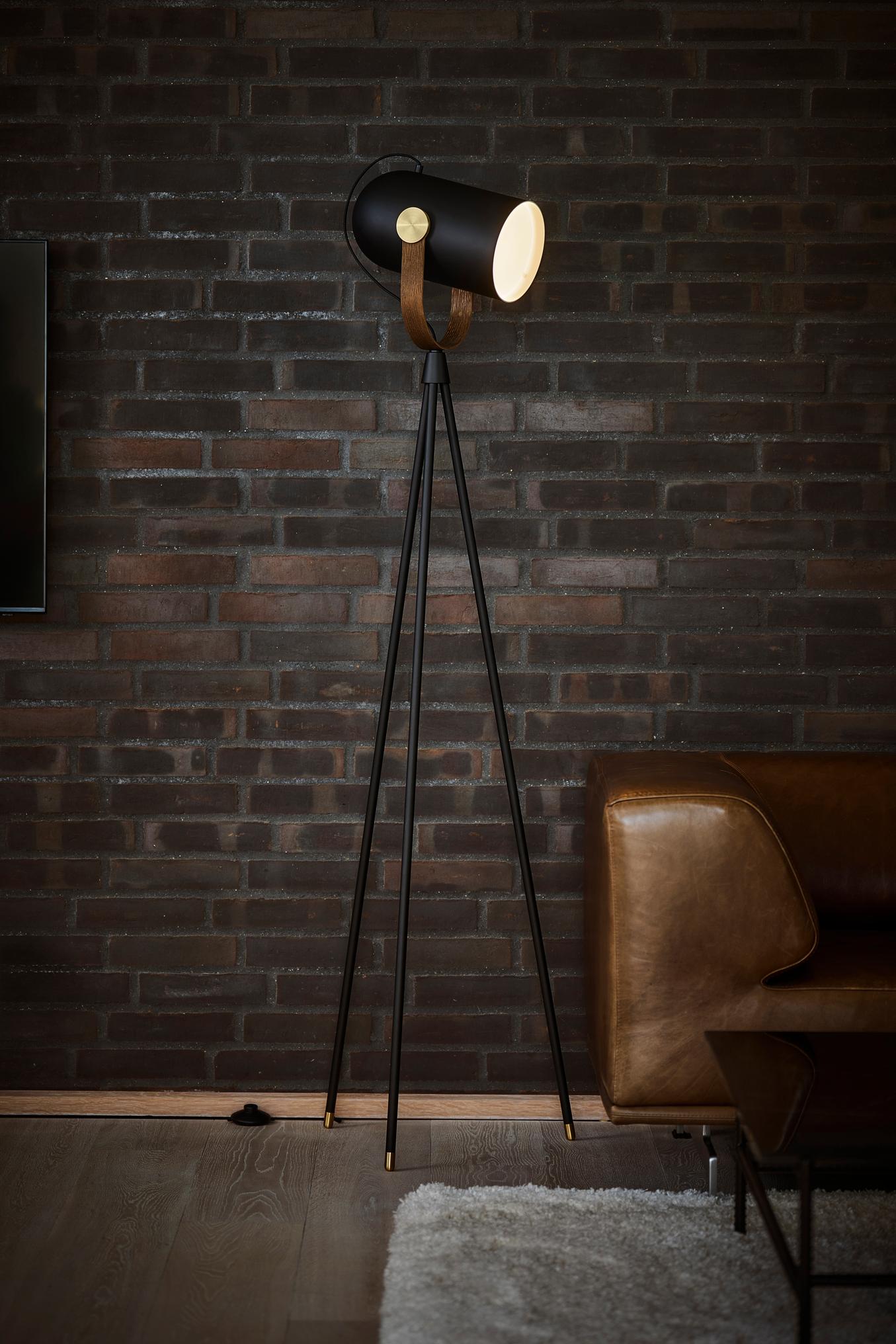 Carronade II gulvlampe i stuen