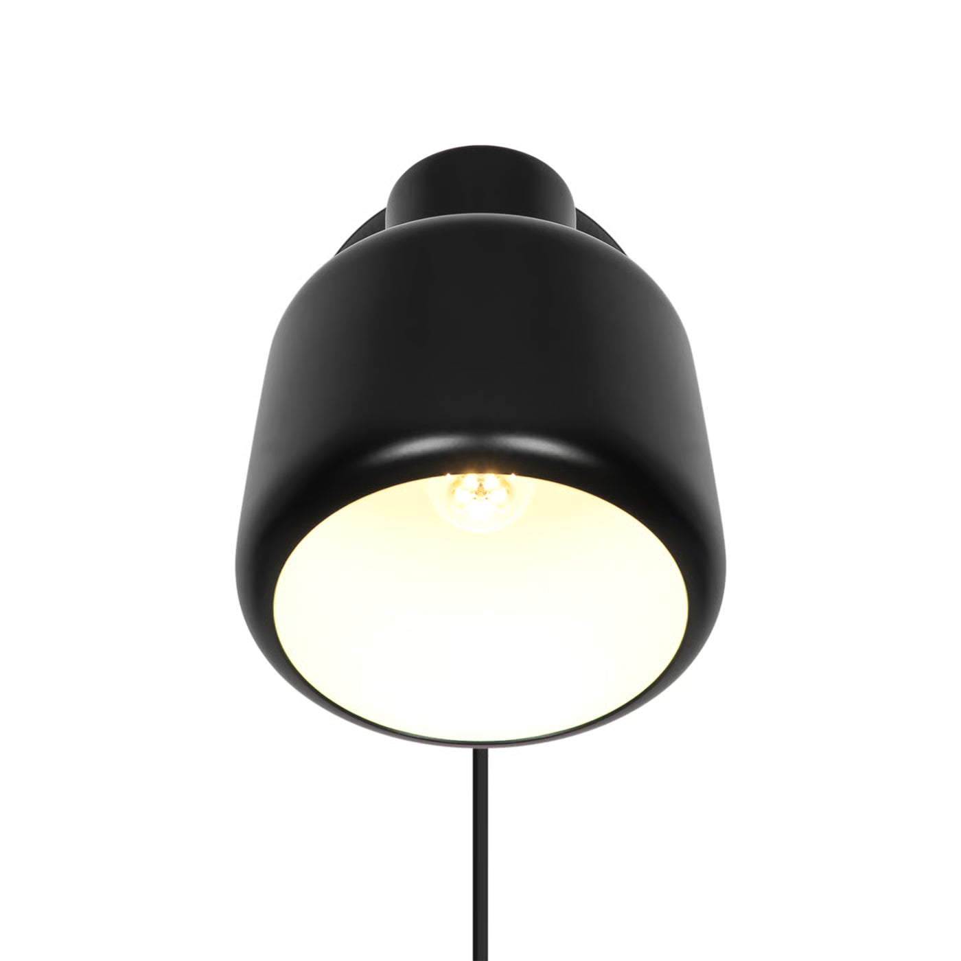 Zoomet helt ind på den unikke designet Louella Væglampe i Sort