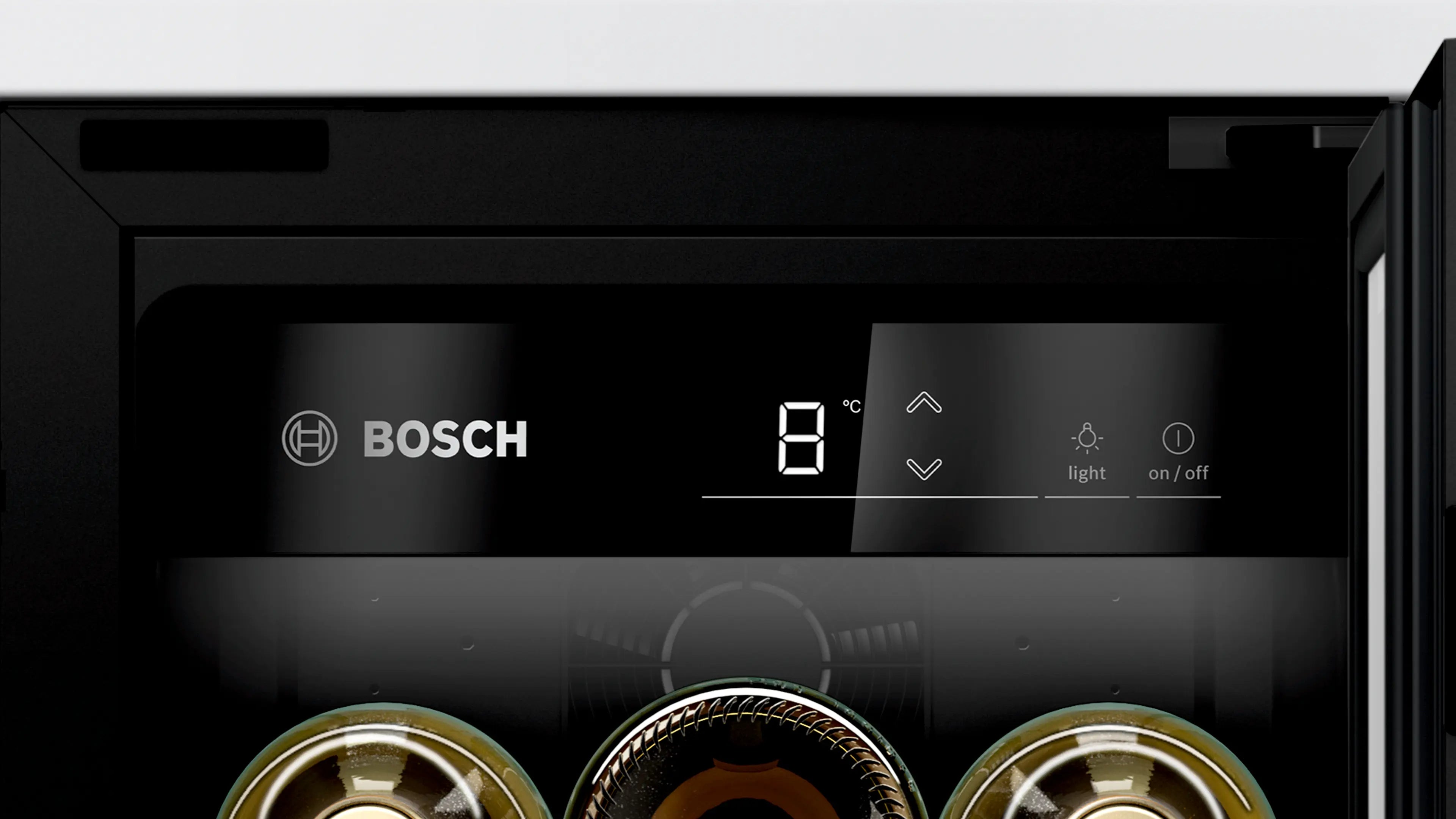 Zoomet ind på touchskærmen til at styre temperaturen i Bosch KUW20VHF0 indbygget vinkøleskab