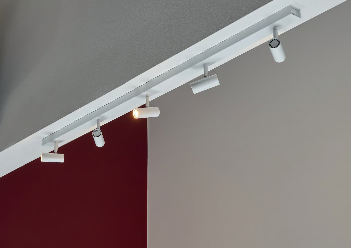 Nordlux Omari 5-Spot hvid installeret i hus