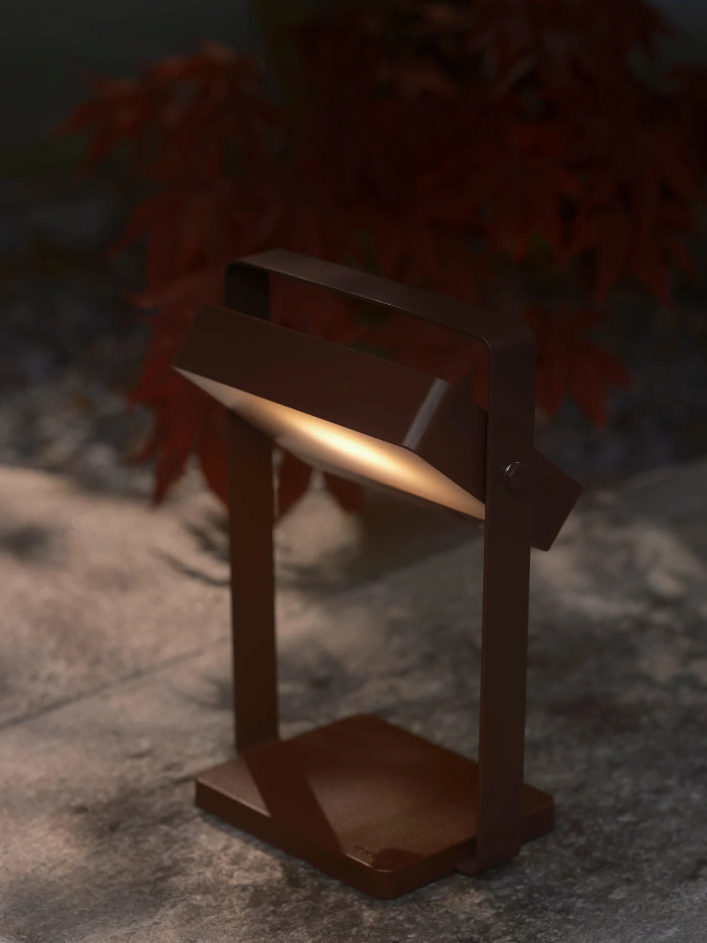 Zoomet ind på den unikke Saulio Solar Batterilampe i Brun