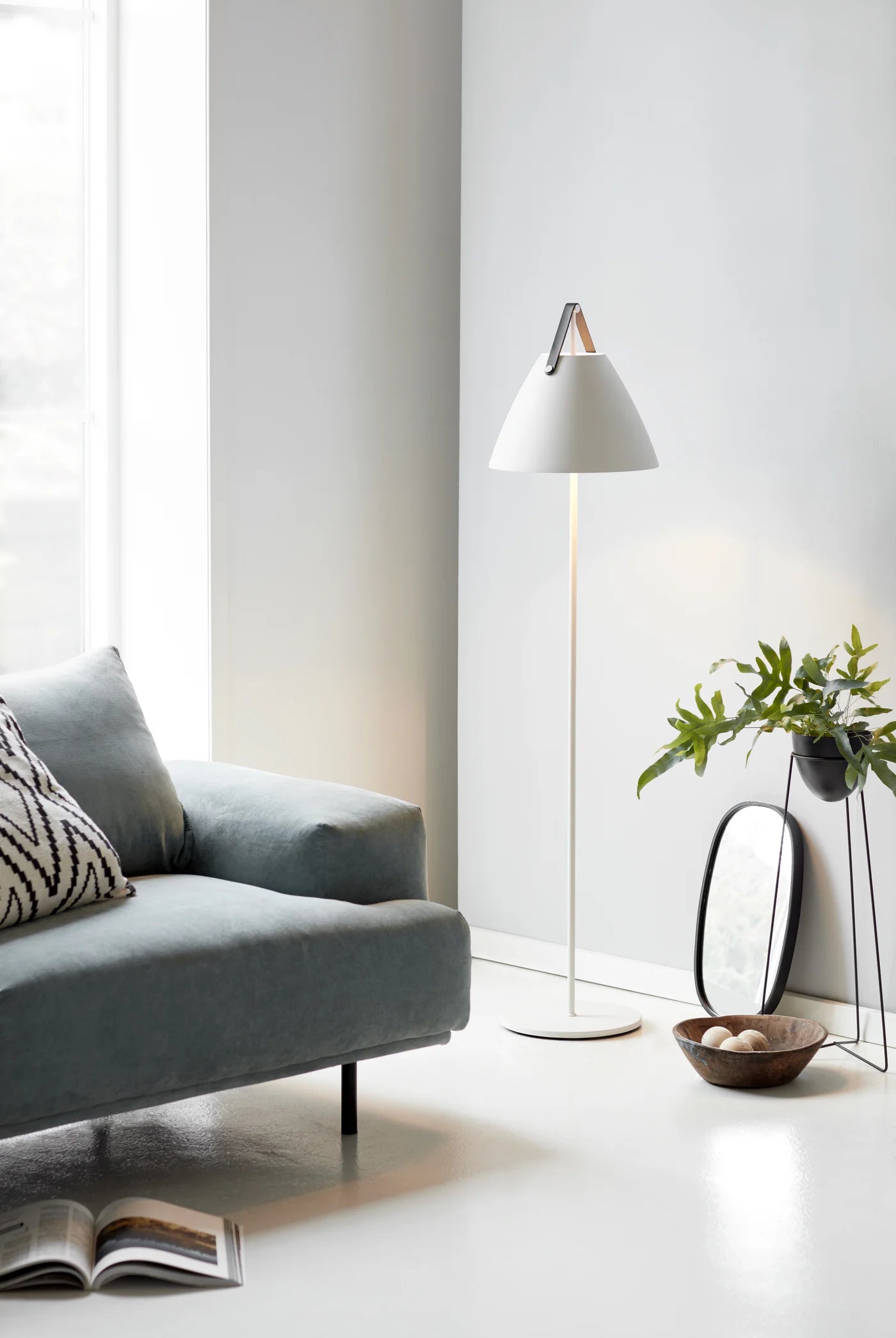 Strap Gulvlampe Hvid
