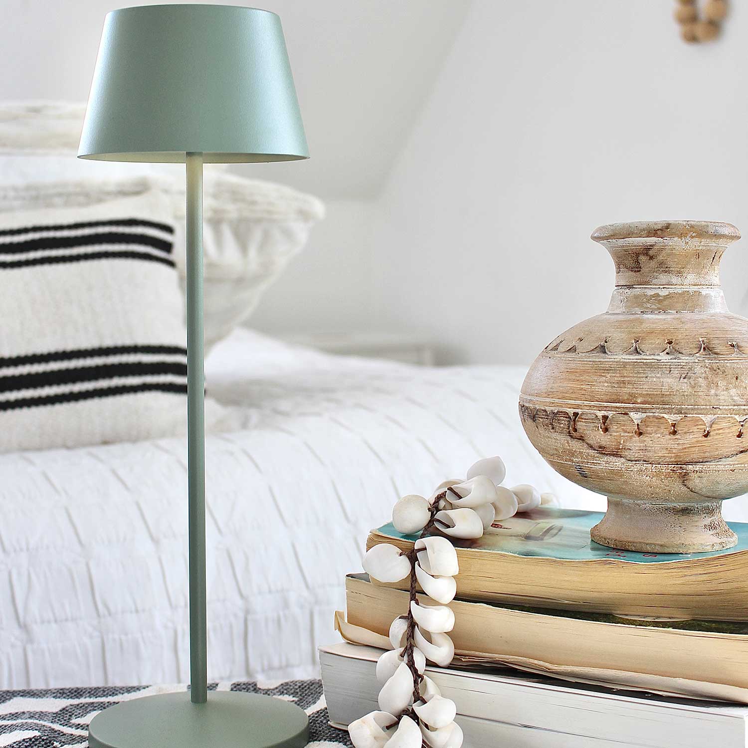 LOOM Design Modi Green Grey  - Bordlampe