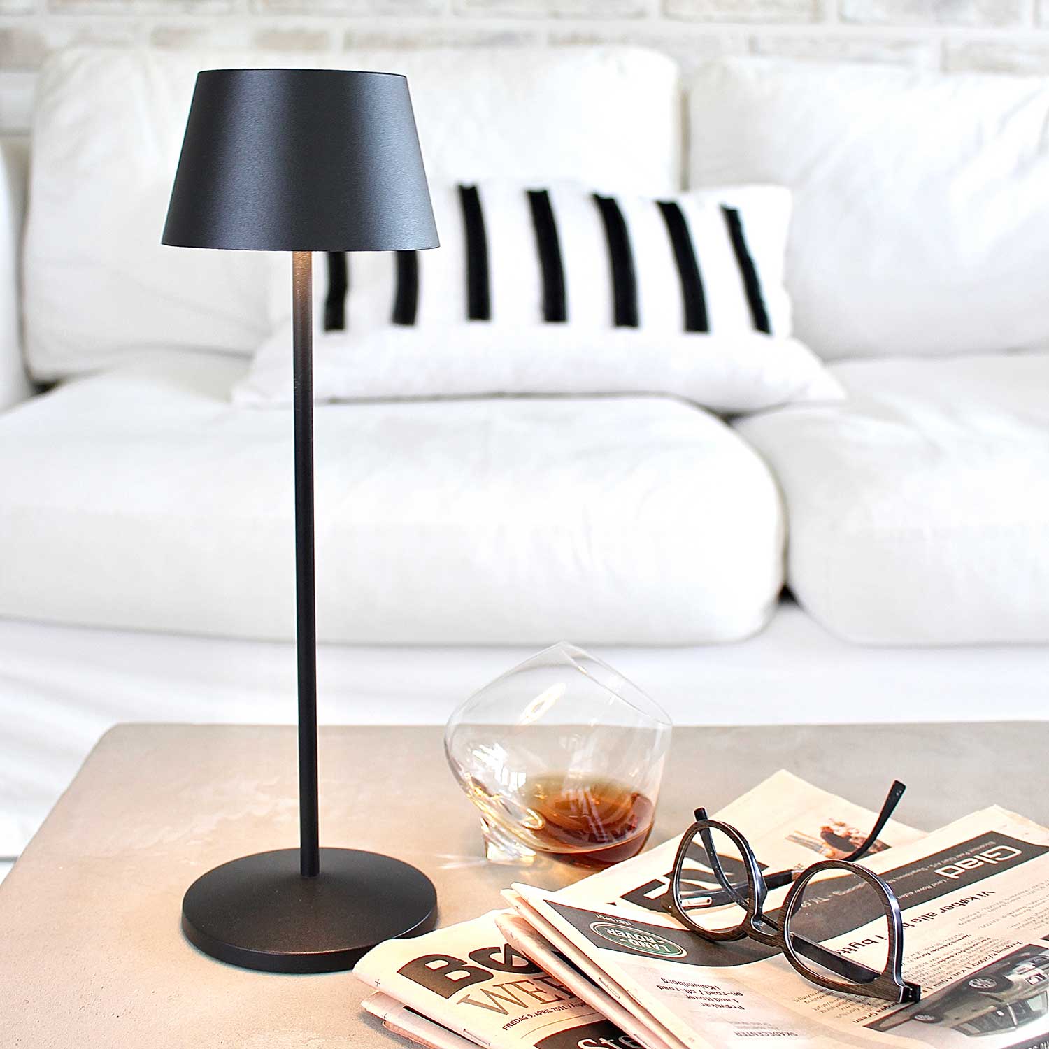 LOOM Design Modi Black  - Bordlampe