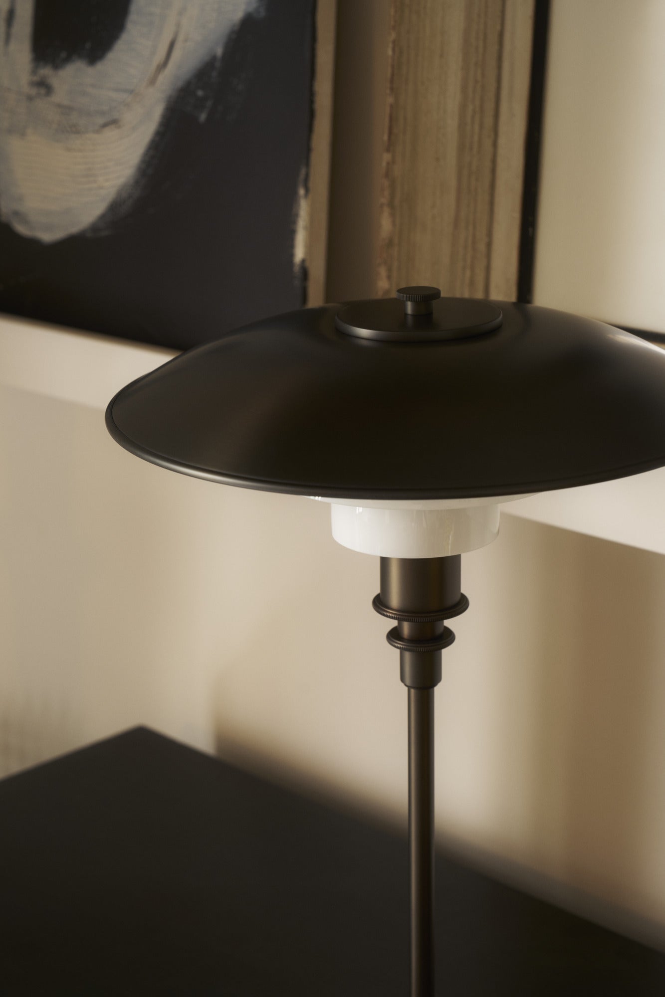 Louis Poulsen PH lampe 3/2 Bordlampe Bruneret Messing/Opalglas passer godt i ethvert hjemmemiljø
