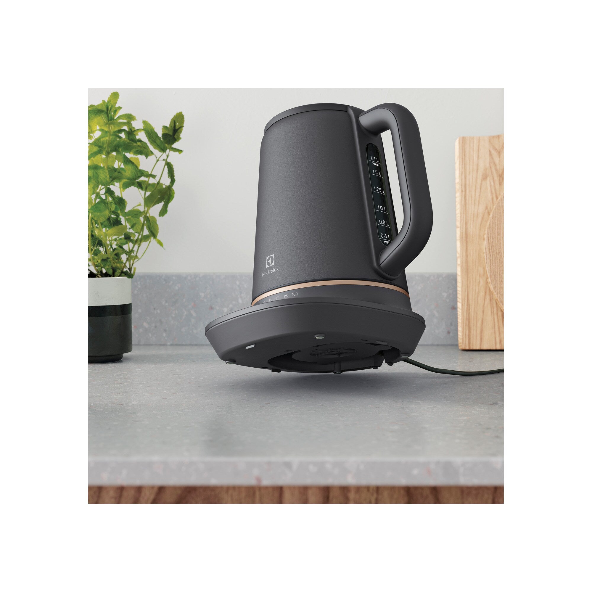 El-kedel fra Electrolux i sort