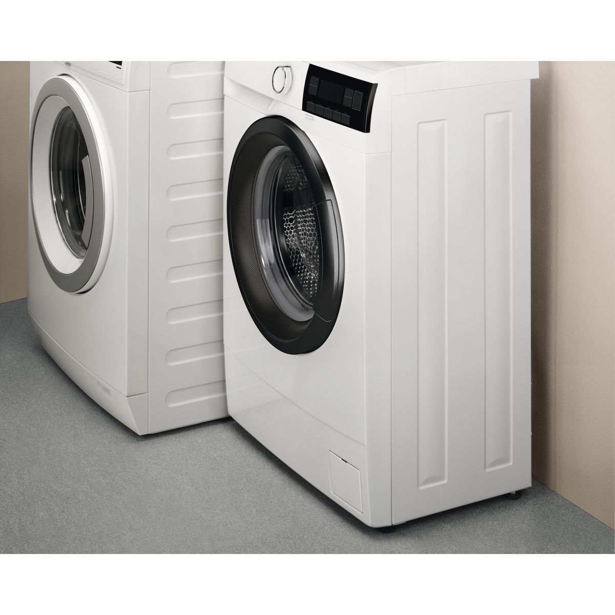Den unikke Electrolux EW6S662W38 kompakt vaskemaskine 6 kg placeret i vaskerummet