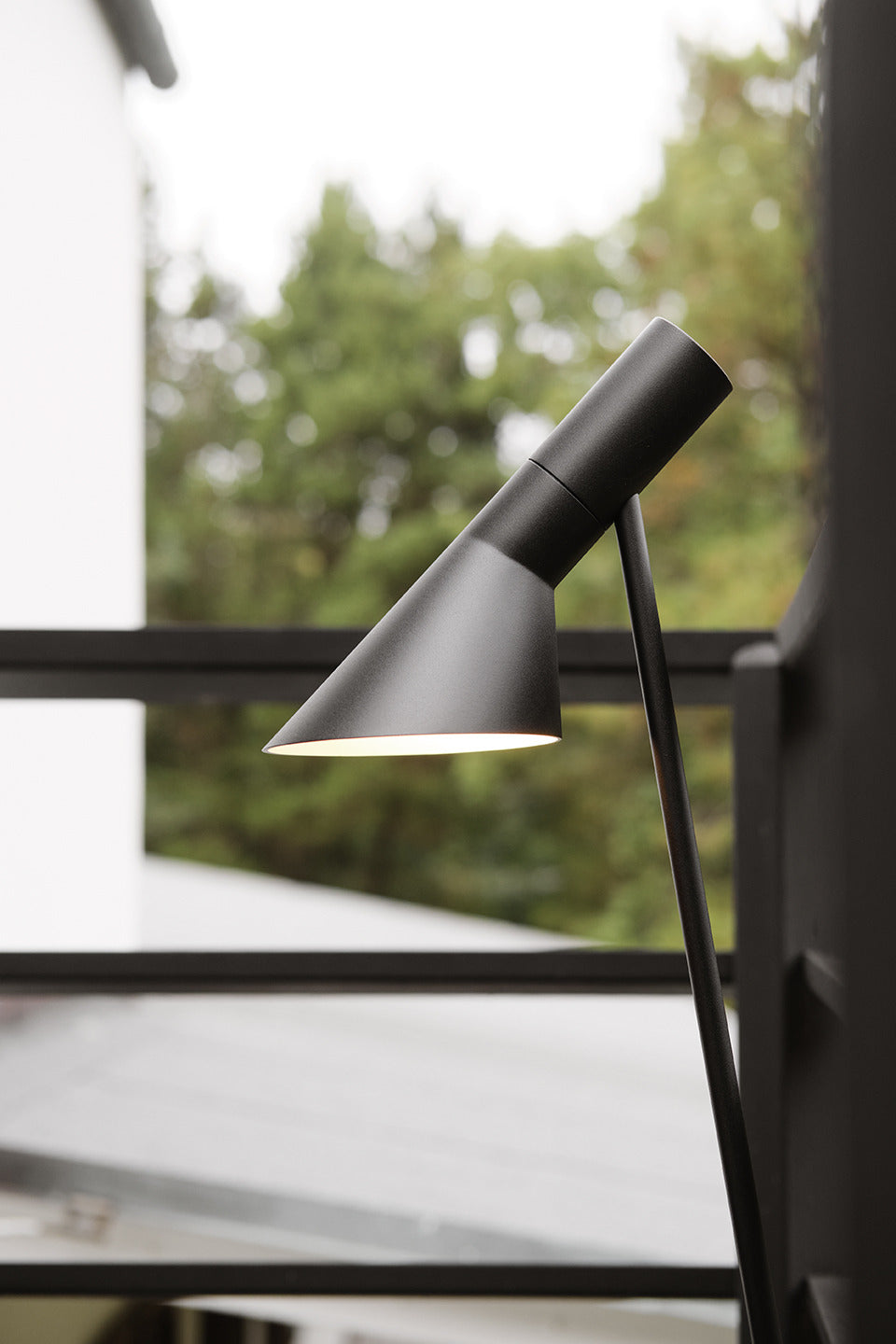 AJ Garden L LED 3000K U/Adapter Anker Black