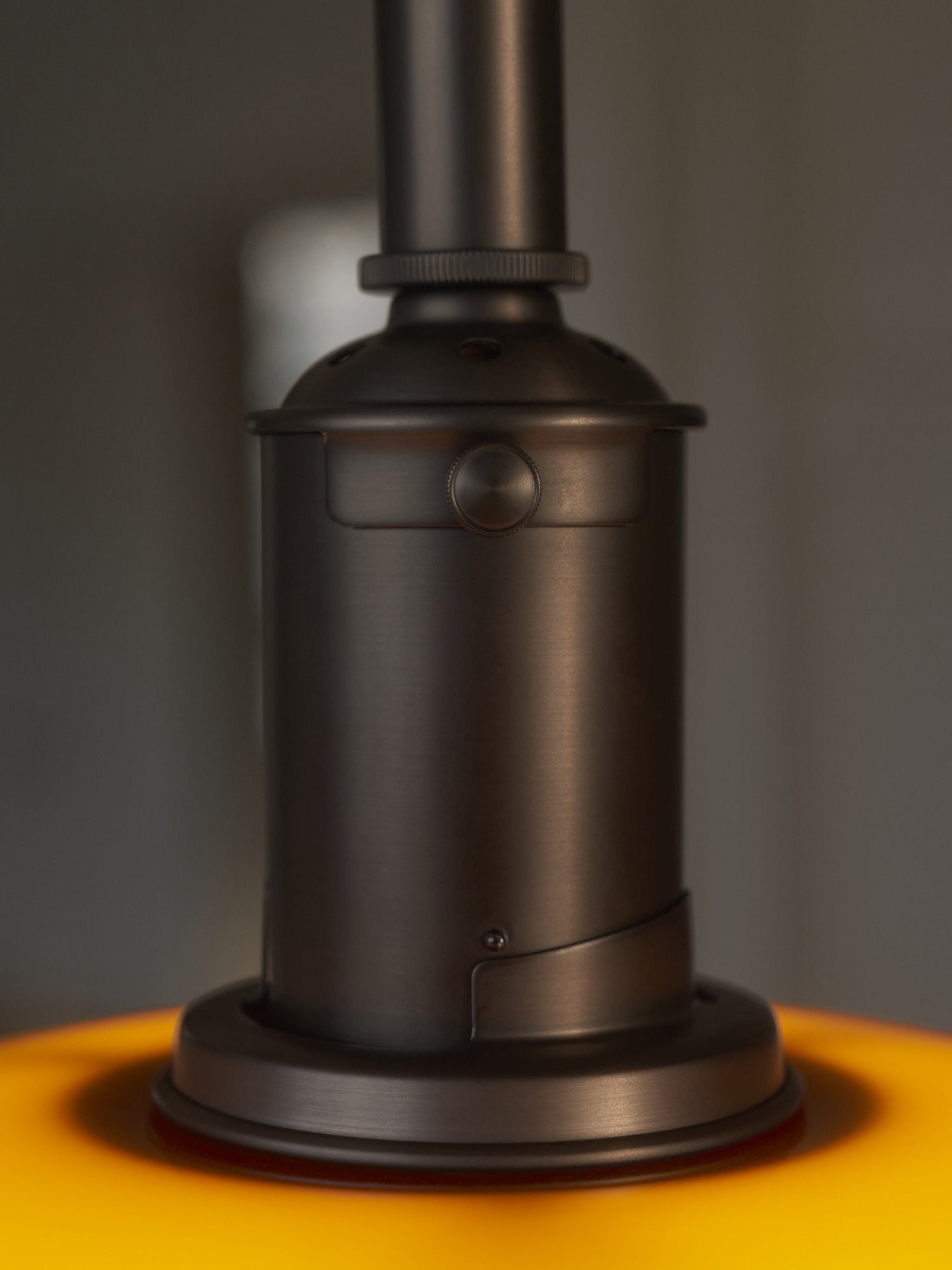 PH 3/3 Centenary Edition Amber/Opal White pendel detaljer