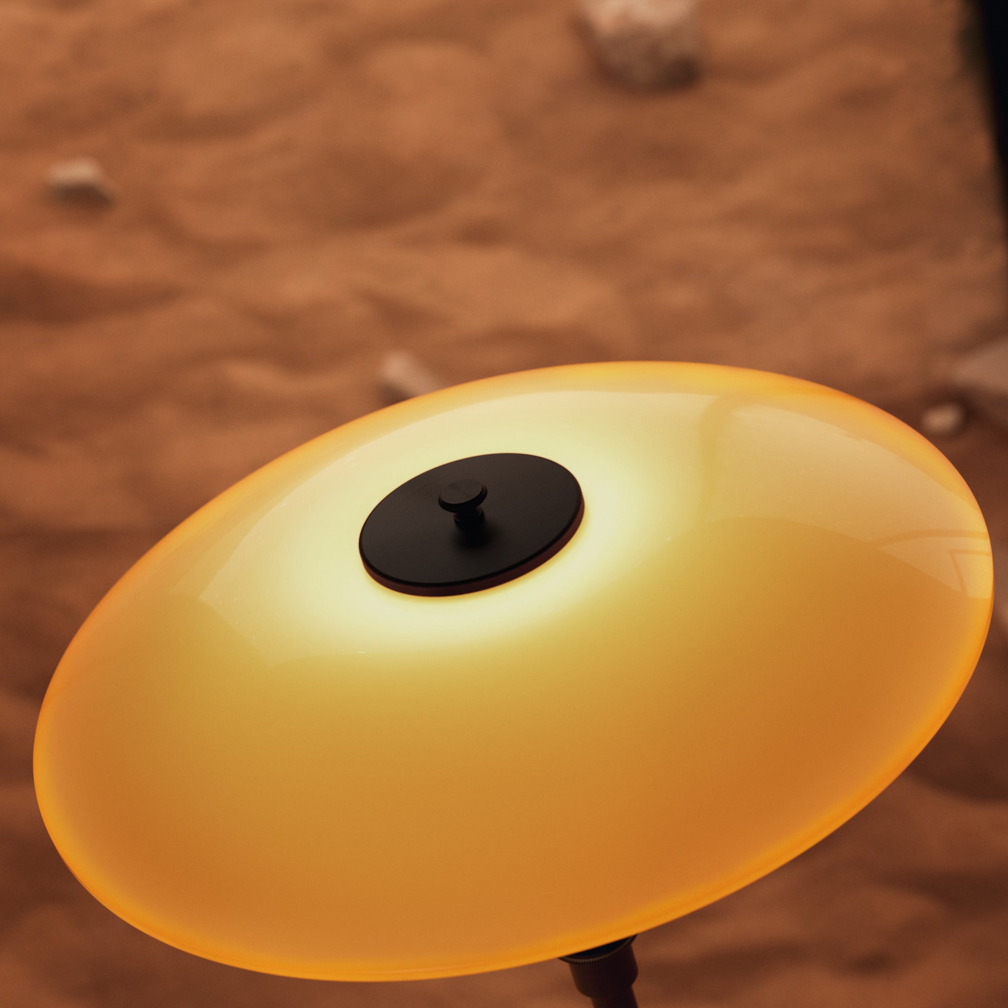PH 3/2 Bordlampe Centenary Edition Amber/Opal White detaljer