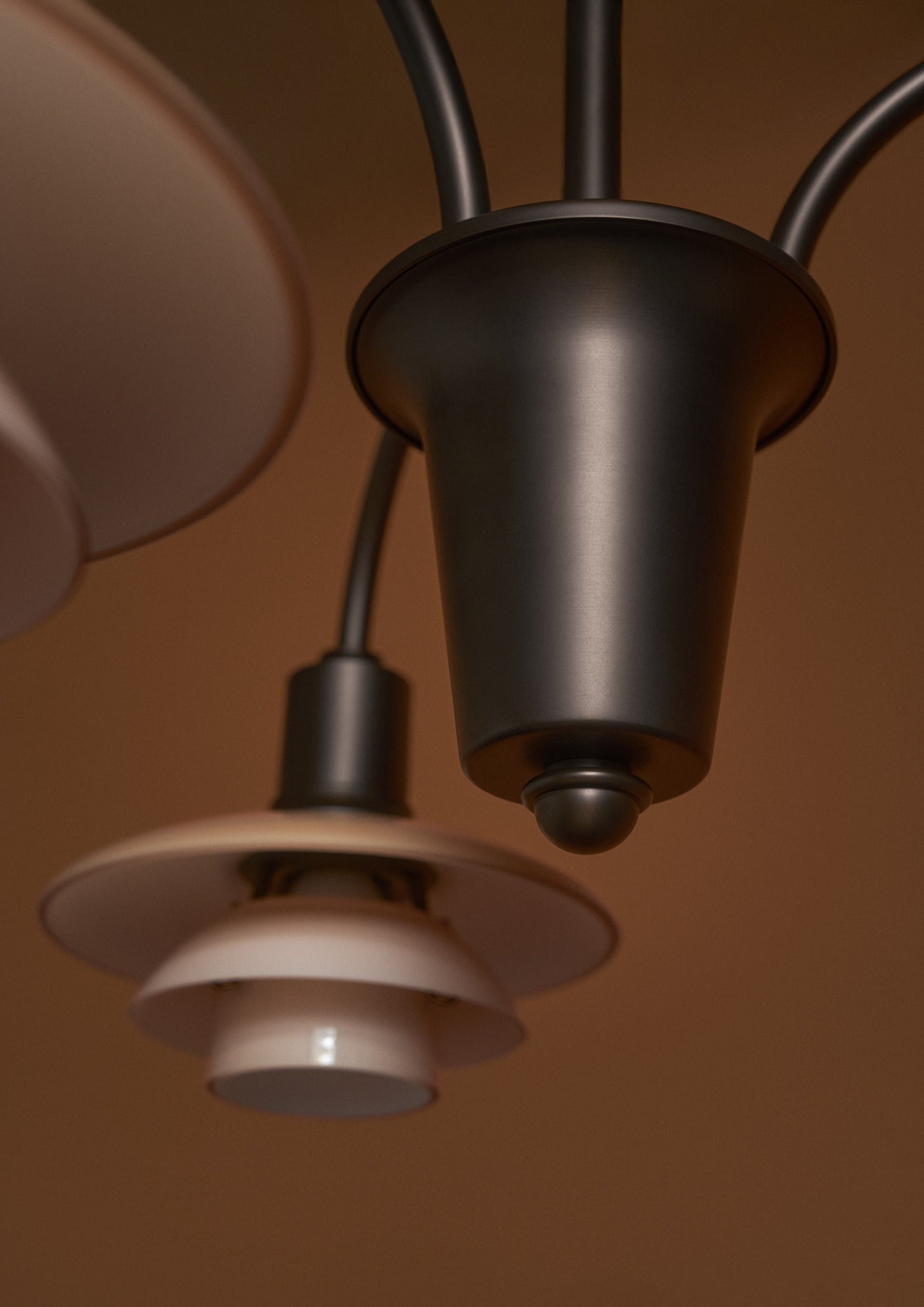 PH 1/1 Centenary Edition Aged Brass/Dusty Terracotta 3-armet lysekrone flere detaljer