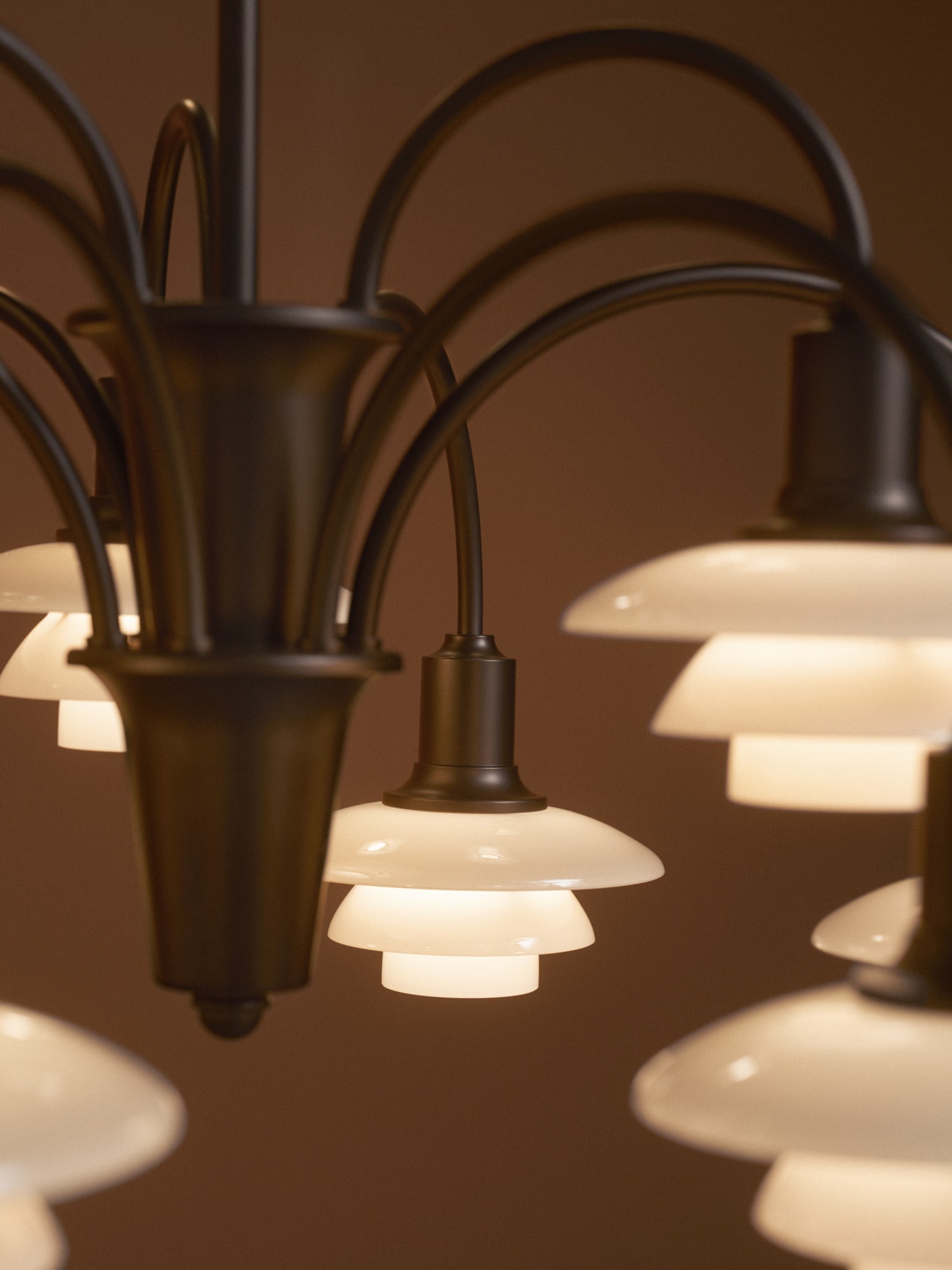 PH 1/1 Centenary Edition Aged Brass/Dusty Terracotta 6-armet lysekrone flere detaljer