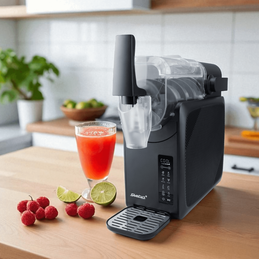 Steba Slush-Maker FDM2 med drink på køkkenbord