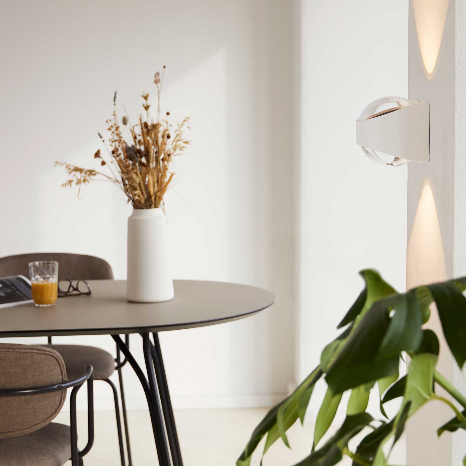 LOOM Design SAGA WHITE IP65, 12,5W - Væglampe